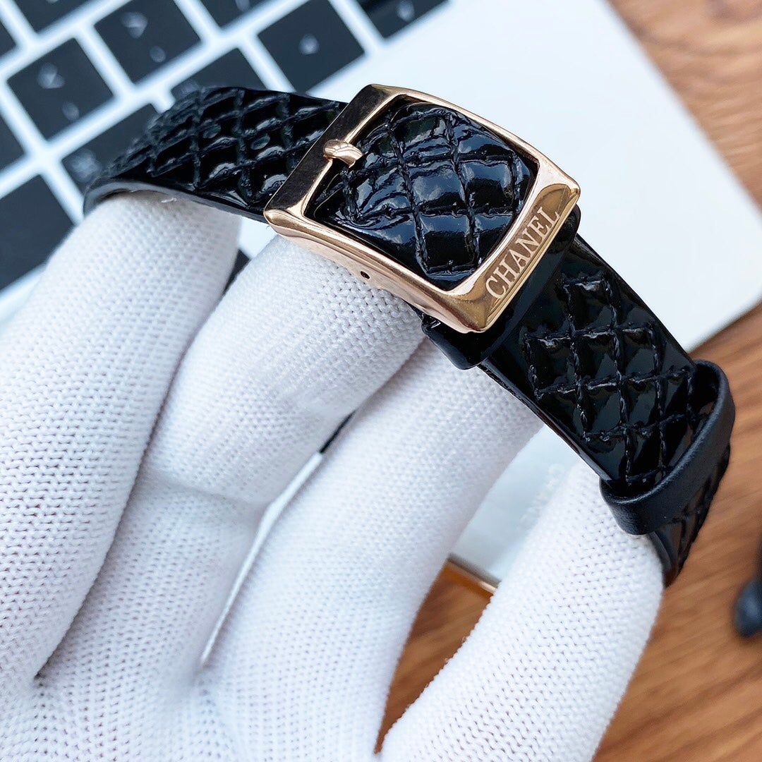 BOY-FRIEND QUARTZ LEATHER STRAP
