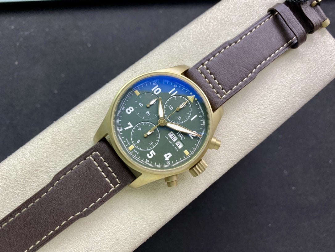 PILOT DAY-DATE CHRONOGRAPH RED GOLD GREEN DIAL