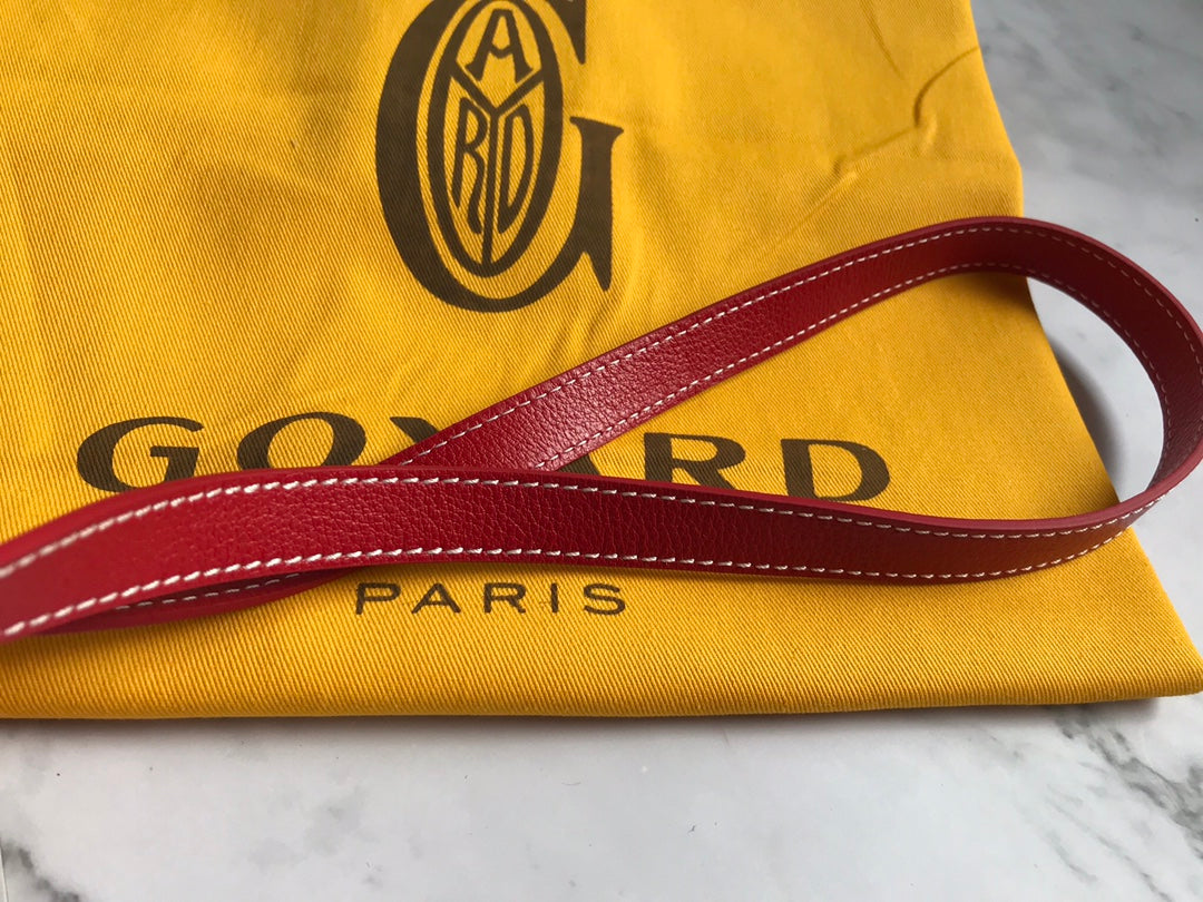 PETIT FLOT BUCKET BAG 22 IN CLASSIC RED GOYARDINE CANVAS AND LAMBSKIN TRIM