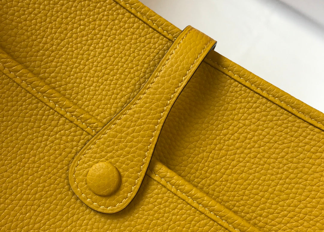 Evelyne 29cm Dark Yellow Togo Shw
