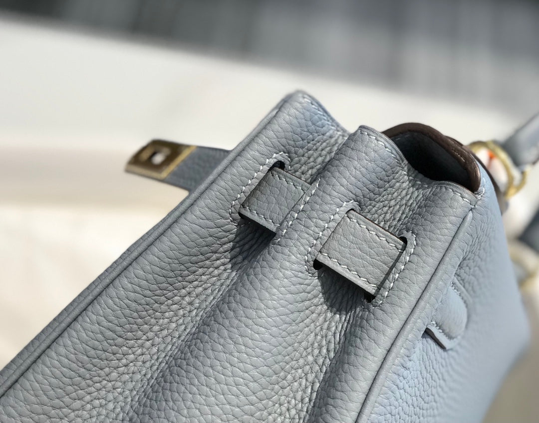HM KELLY 25CM LINEN BLUE TOGO GOLD HARDWARE