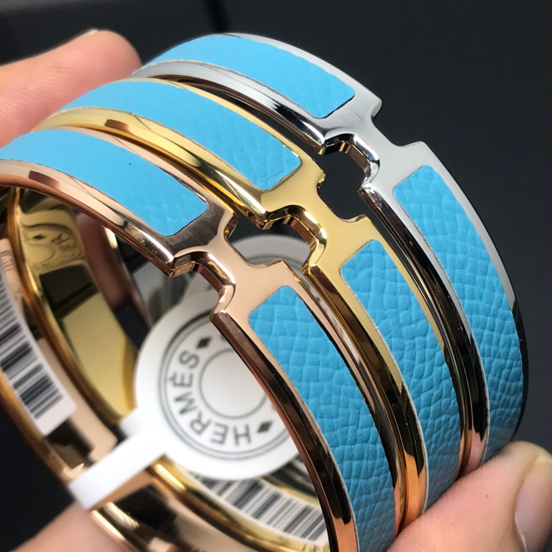 H Pig Nose Blue Bracelet