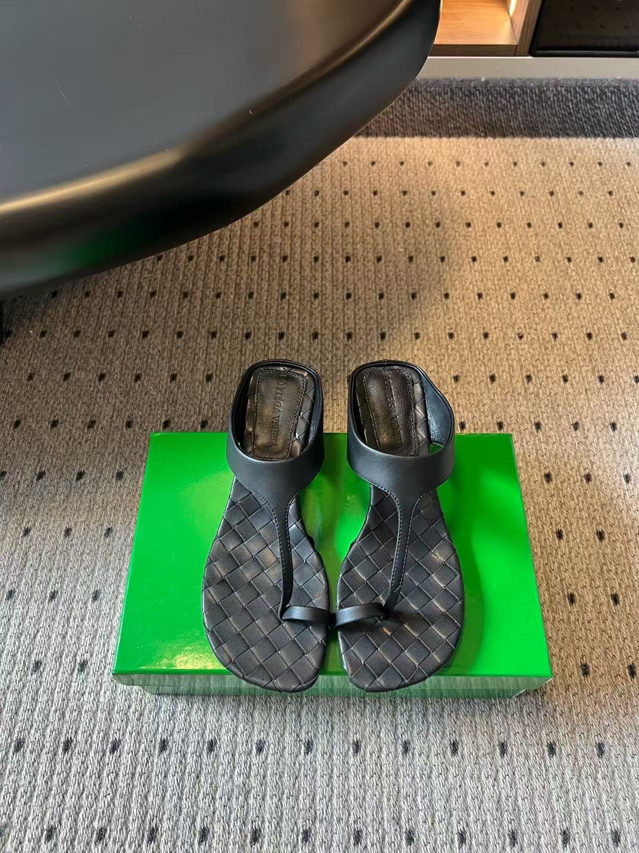 Bottega Veneta 2026 Heeled Thong Sandal 40mm Nappa Leather