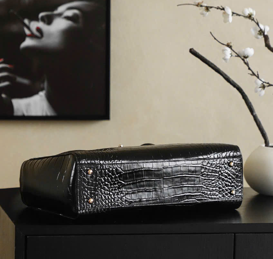 Chanel 25 Crocodile-embossed 40cm Bag Black Cowhide 322959