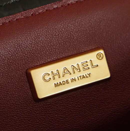 Chanel 25 Crocodile-embossed 40cm Bag Black Cowhide 322959