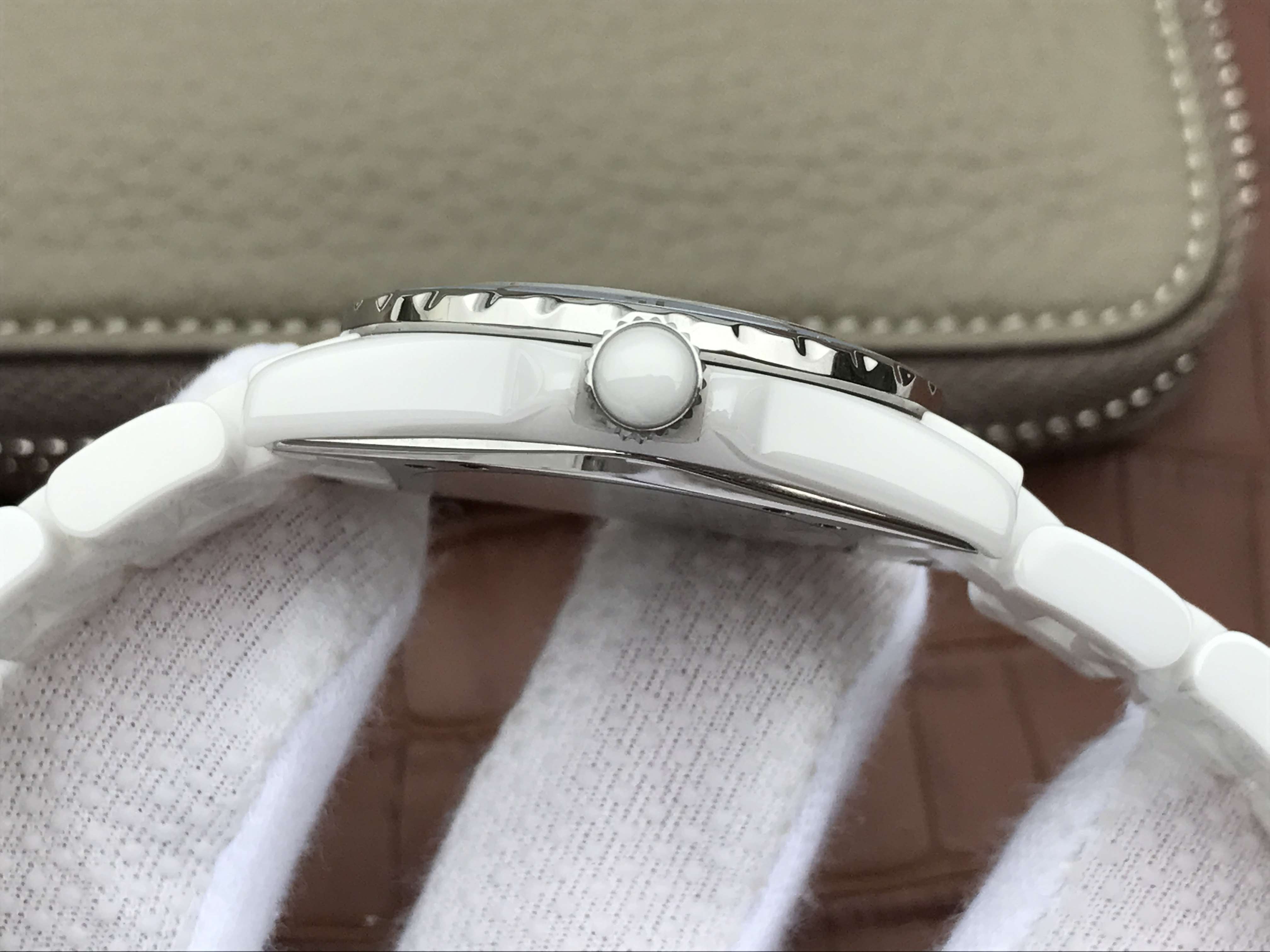 J12 BLUE BEZEL DIAMOND NUMERALS 33MM