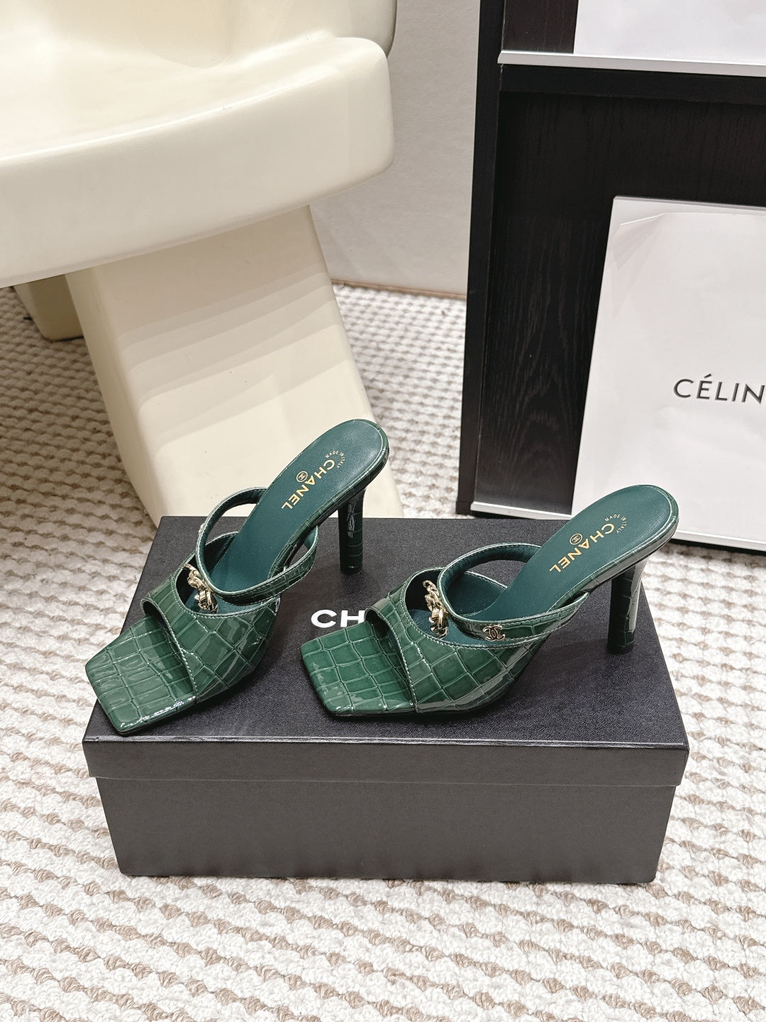 Chanel 2026 High-Heeled Crocodile-Patterned Sandal Leather 930661