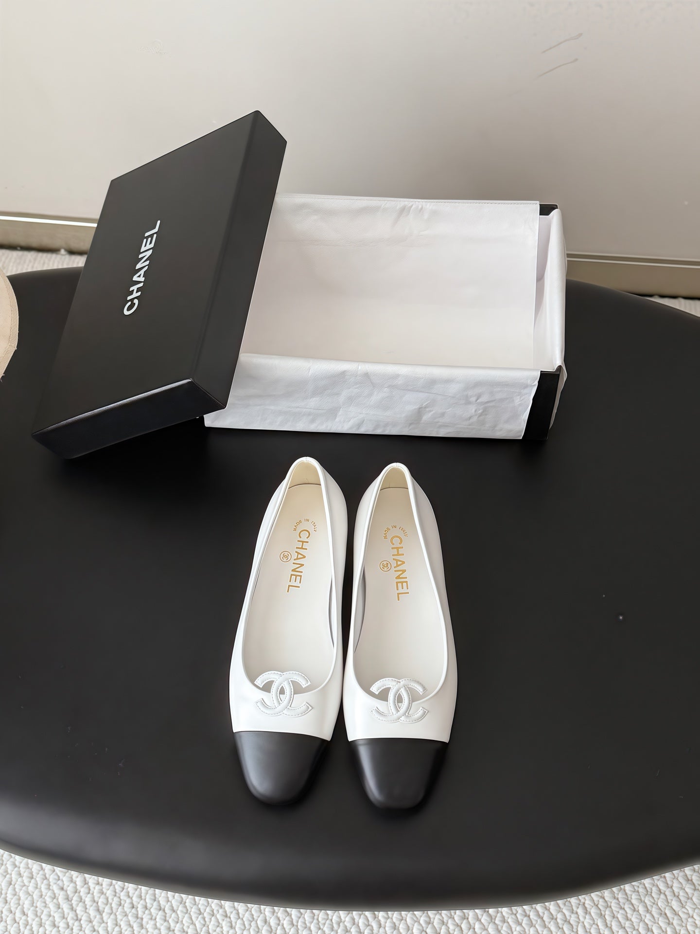 Chanel 2026 Ballet Flat Cowhide 913715
