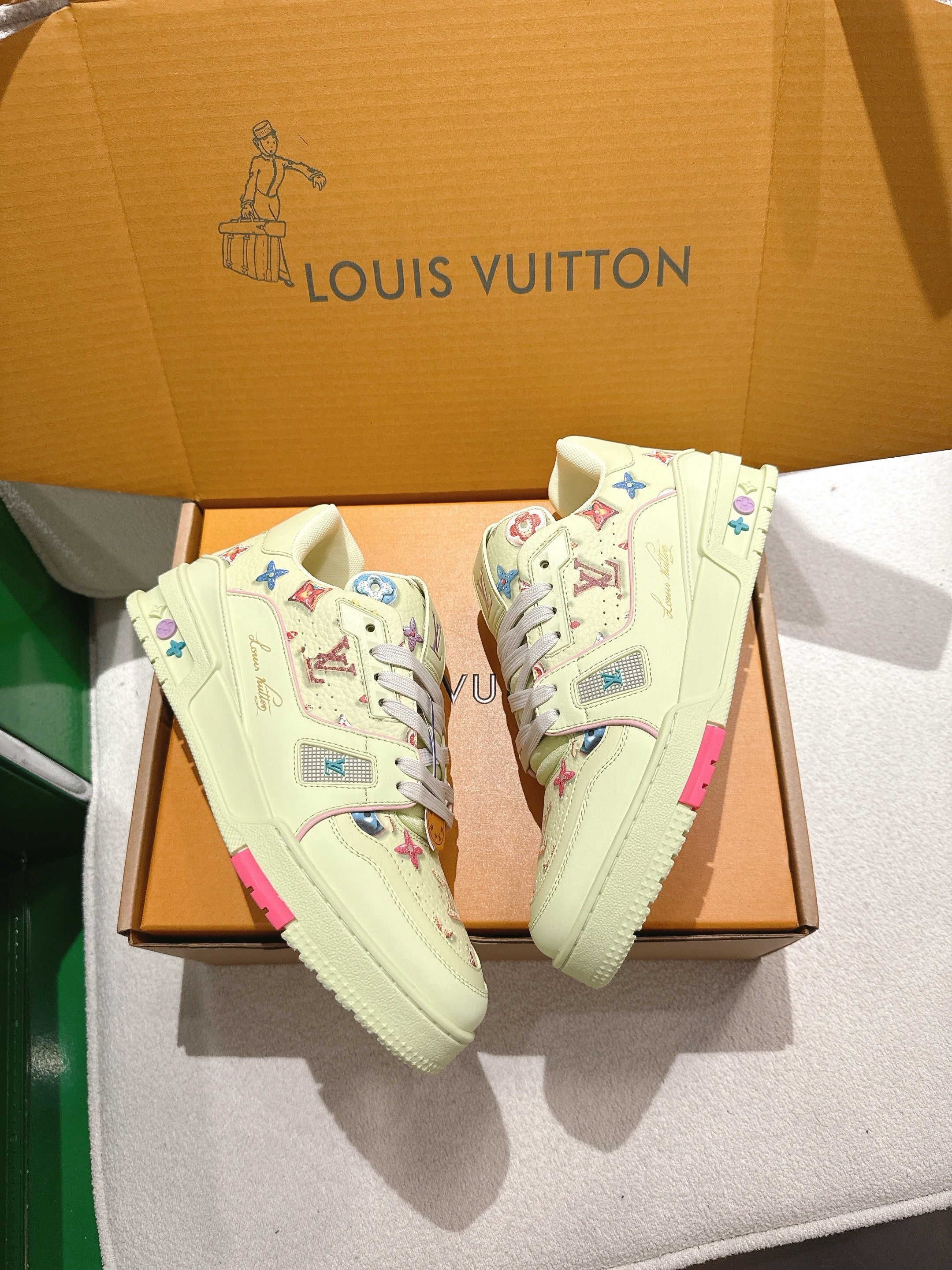 LV 26ss Trainer Sneakers Lime Pastel Colorful Cowhide 632144