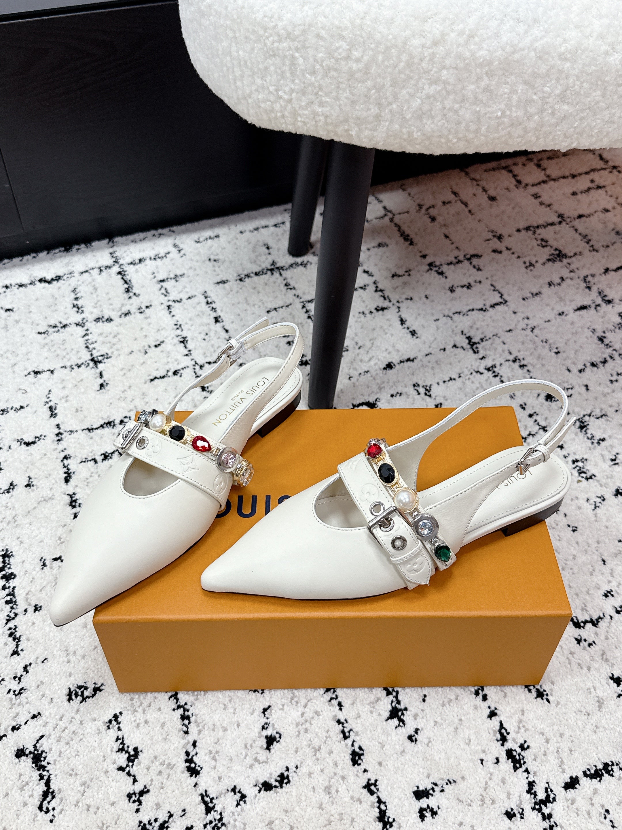 LV 26s Slingback Flats White Cowhide 616914