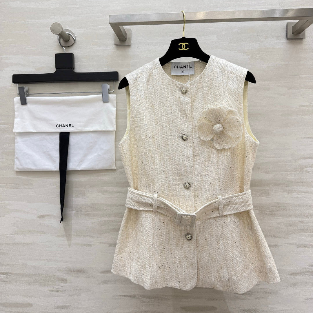 Chanel 2026 Vest Off-white Tweed 408524