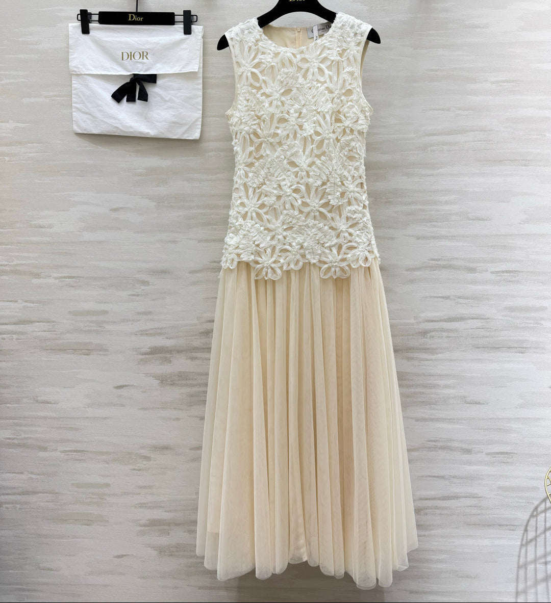 Dior 2026 Heavy-duty 3D Floral Sleeveless Maxi Dress Cream Lace Cotton 412117