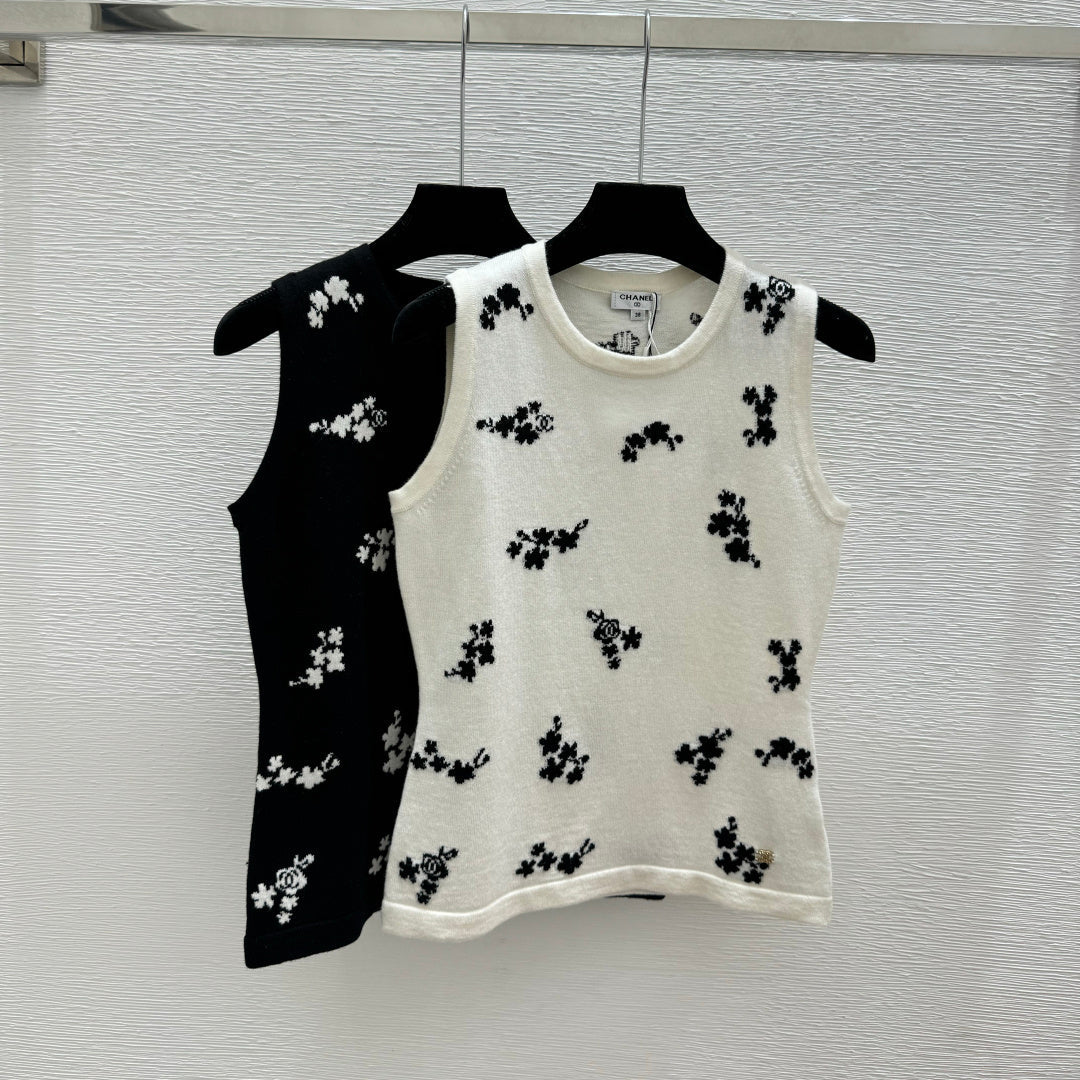 Chanel 2026 Floral Crew Neck Knit Vest Wool 363301