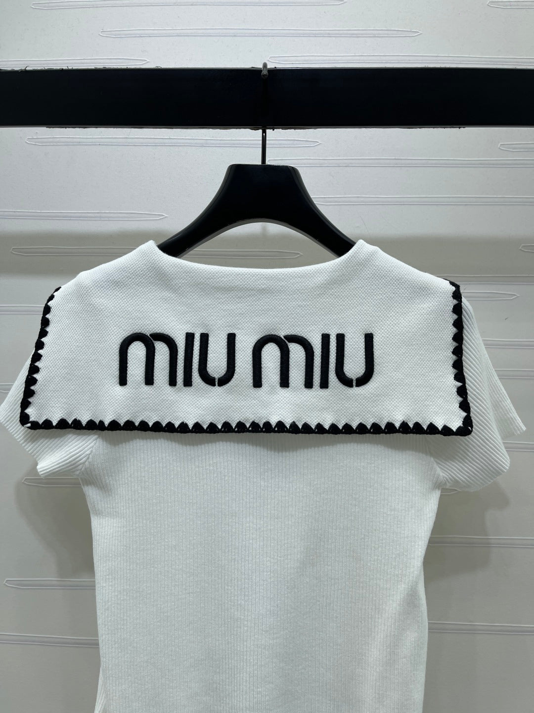 Miumiu 2026 Shawl-style Knitted Short-sleeved Cardigan Wool 395726
