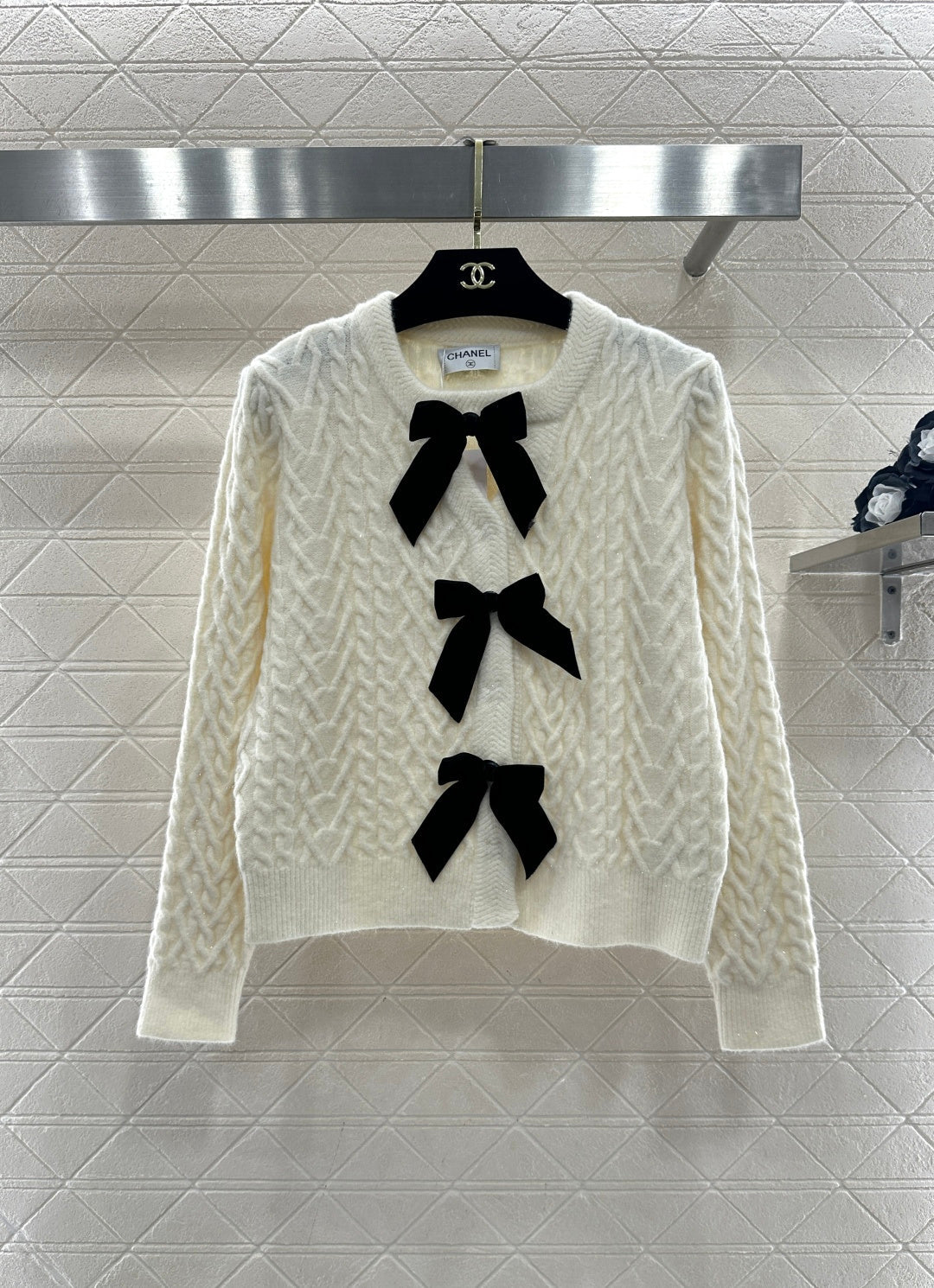 CC 26 Round Neck Bow Cardigan Red and Cream Wool 331418