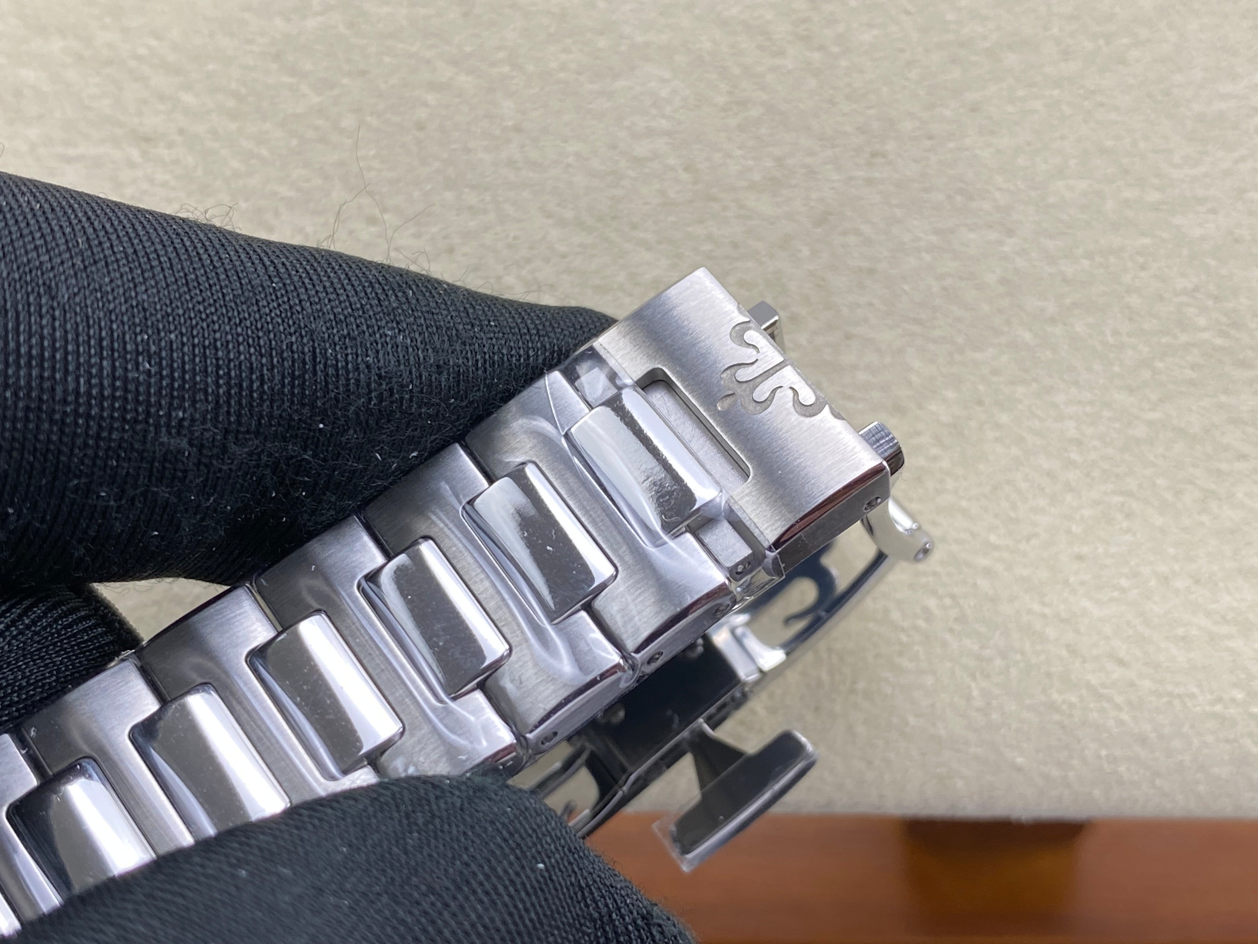 Patek Philippe Nautilus 35mm Black Gray Dial Sliver Case