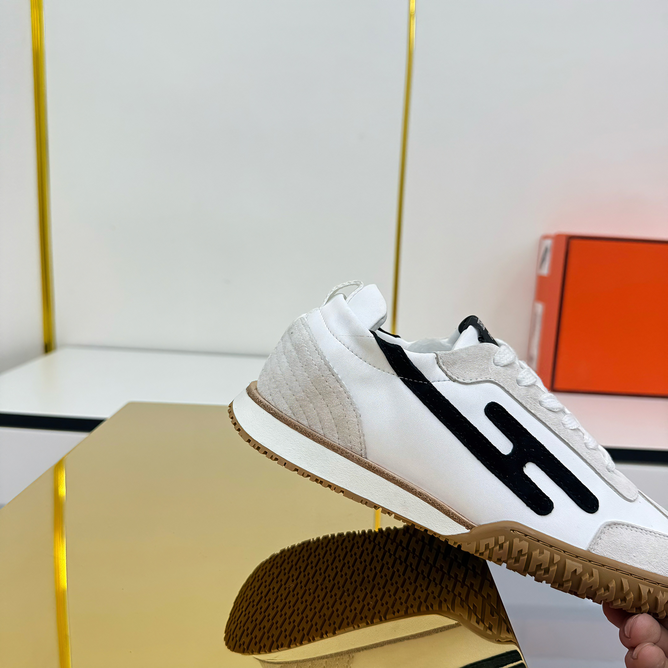 HM 2026 Casual Sneakers Beige White Suede 667357