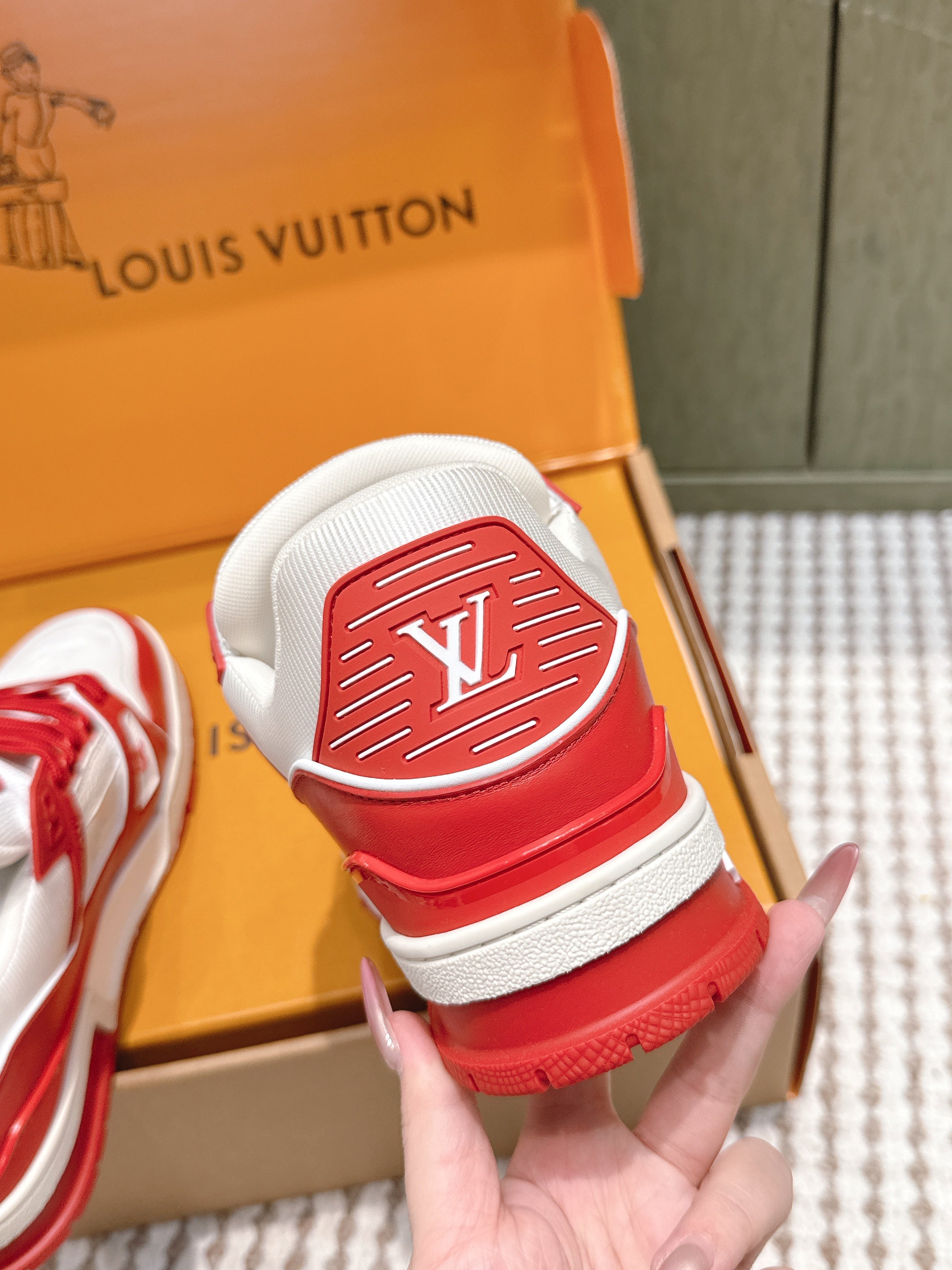 LV 26ss Trainer Sneakers White Red Cowhide 657908