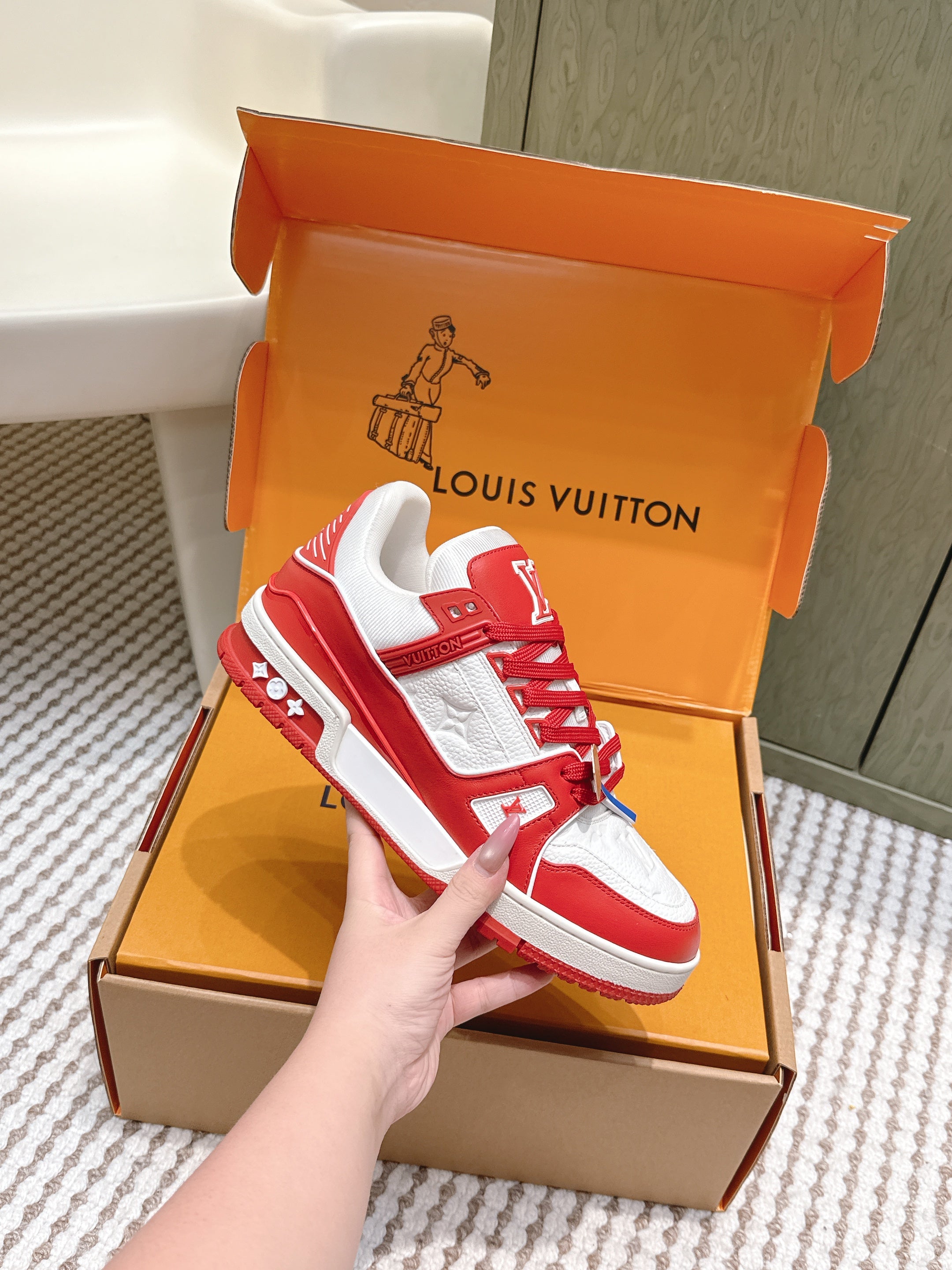 LV 26ss Trainer Sneakers White Red Cowhide 657908