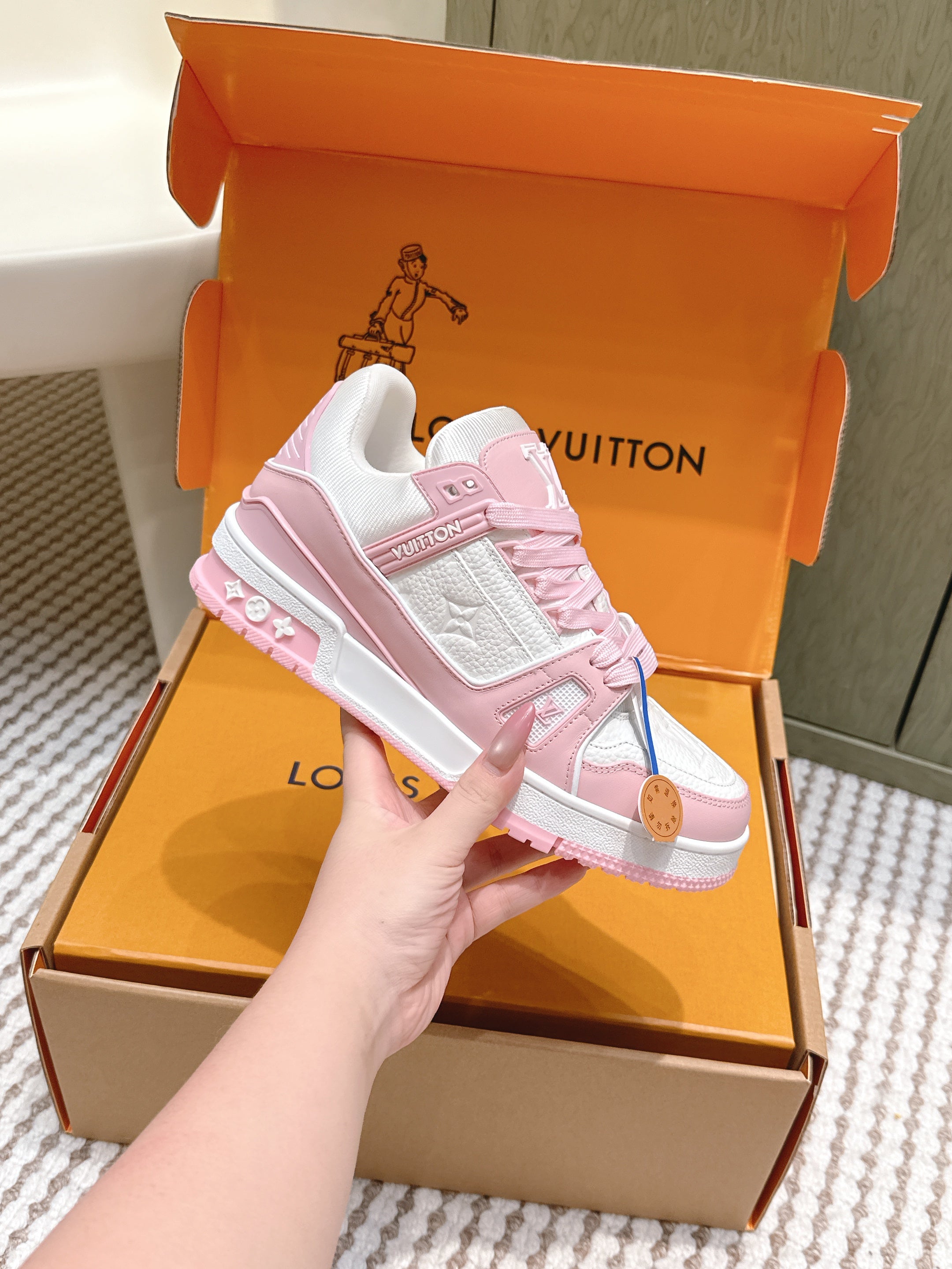 LV 26ss Trainer Sneakers White Light Pink Denim Cowhide 657909