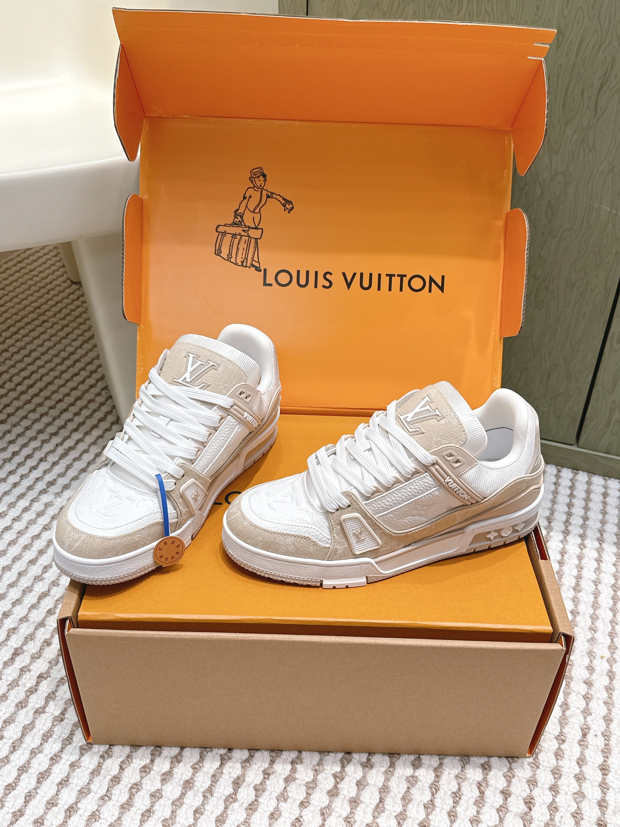 LV 26ss Trainer Sneakers White Beige Denim Cowhide 657914