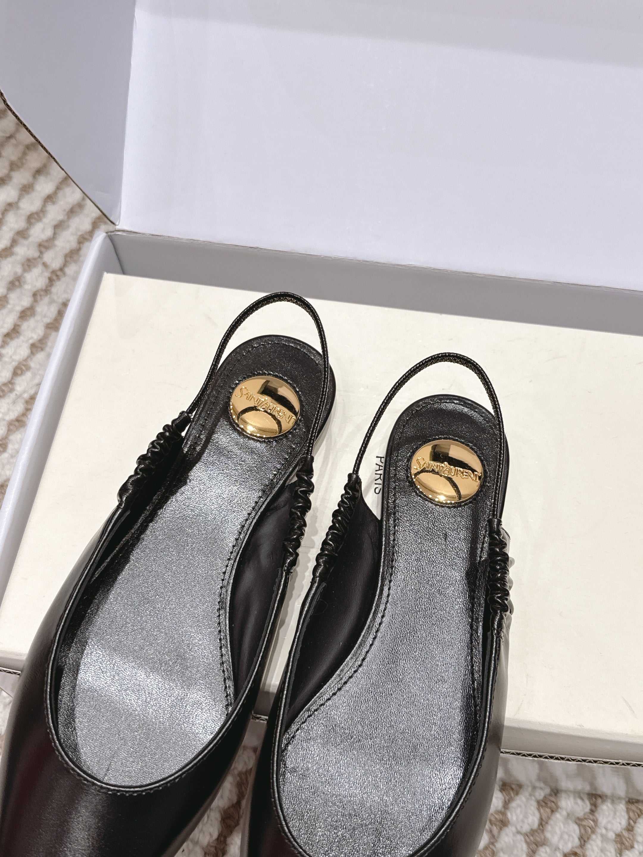 YSL 26ss Flat Slingback Black Glossy Leather 654711