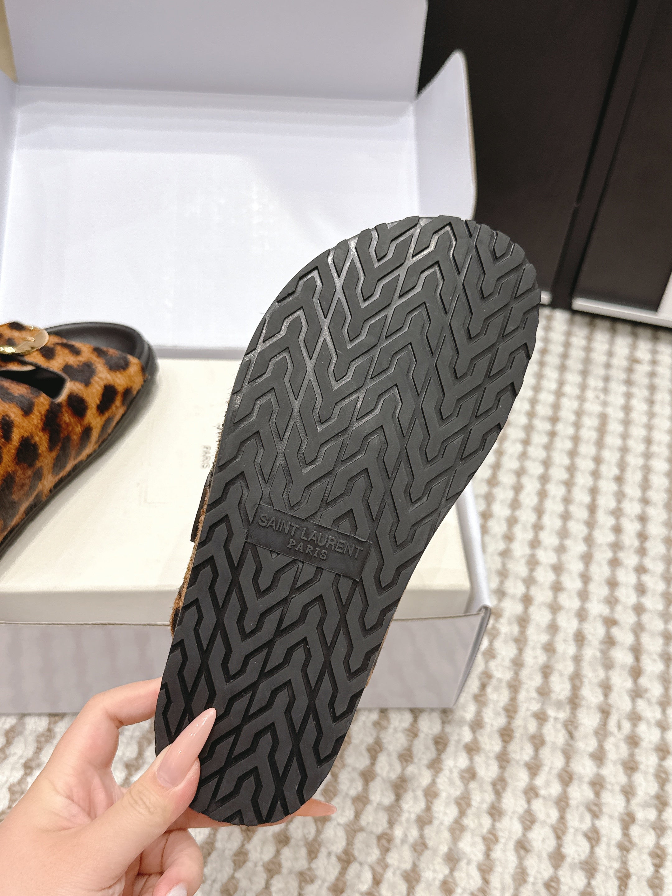 YSL 26ss Platform Slippers Black Leopard Print Leather Gold Buckle  663211