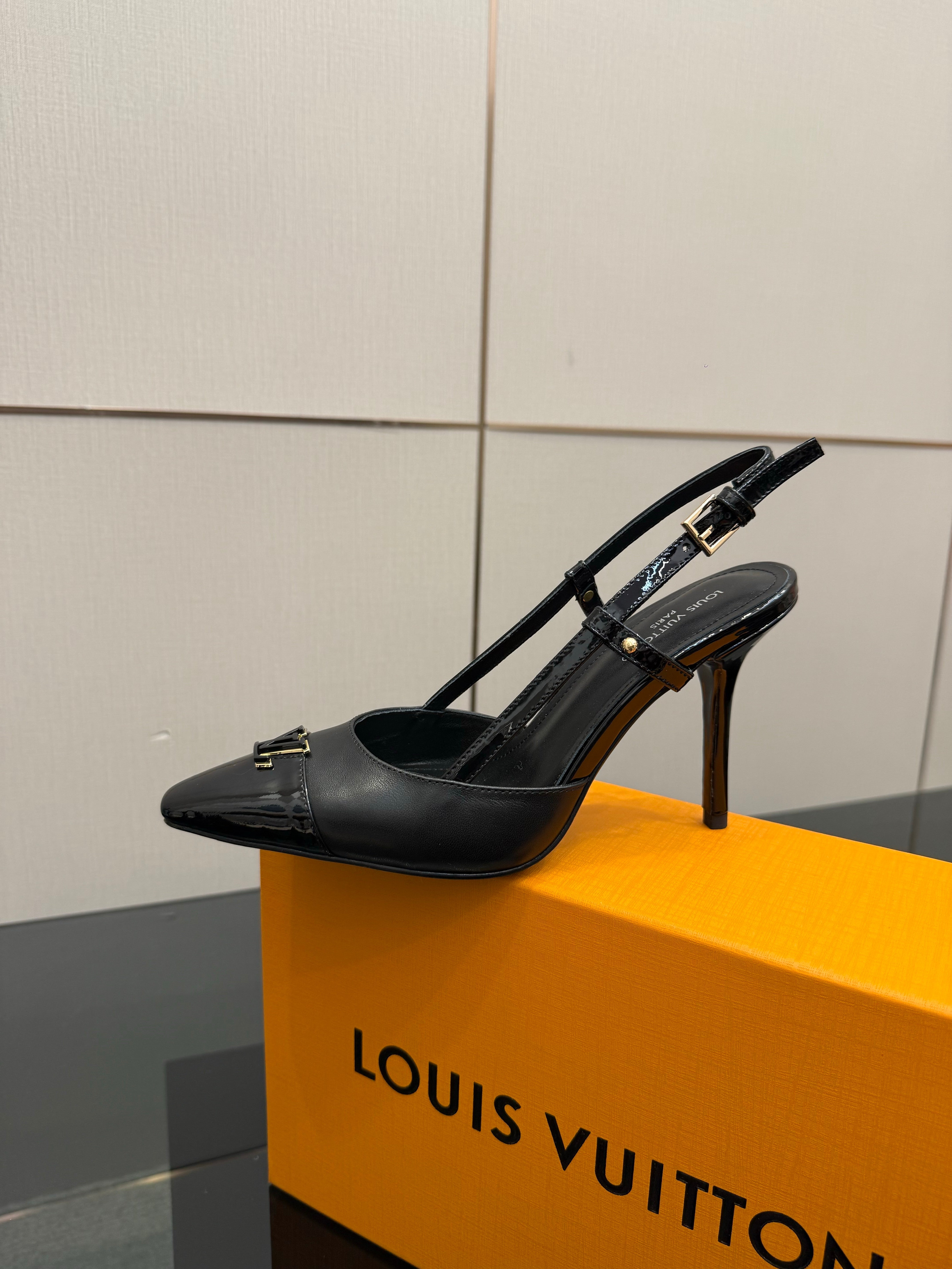 LV 26ss Slingback 90 Black Patent Leather 629636
