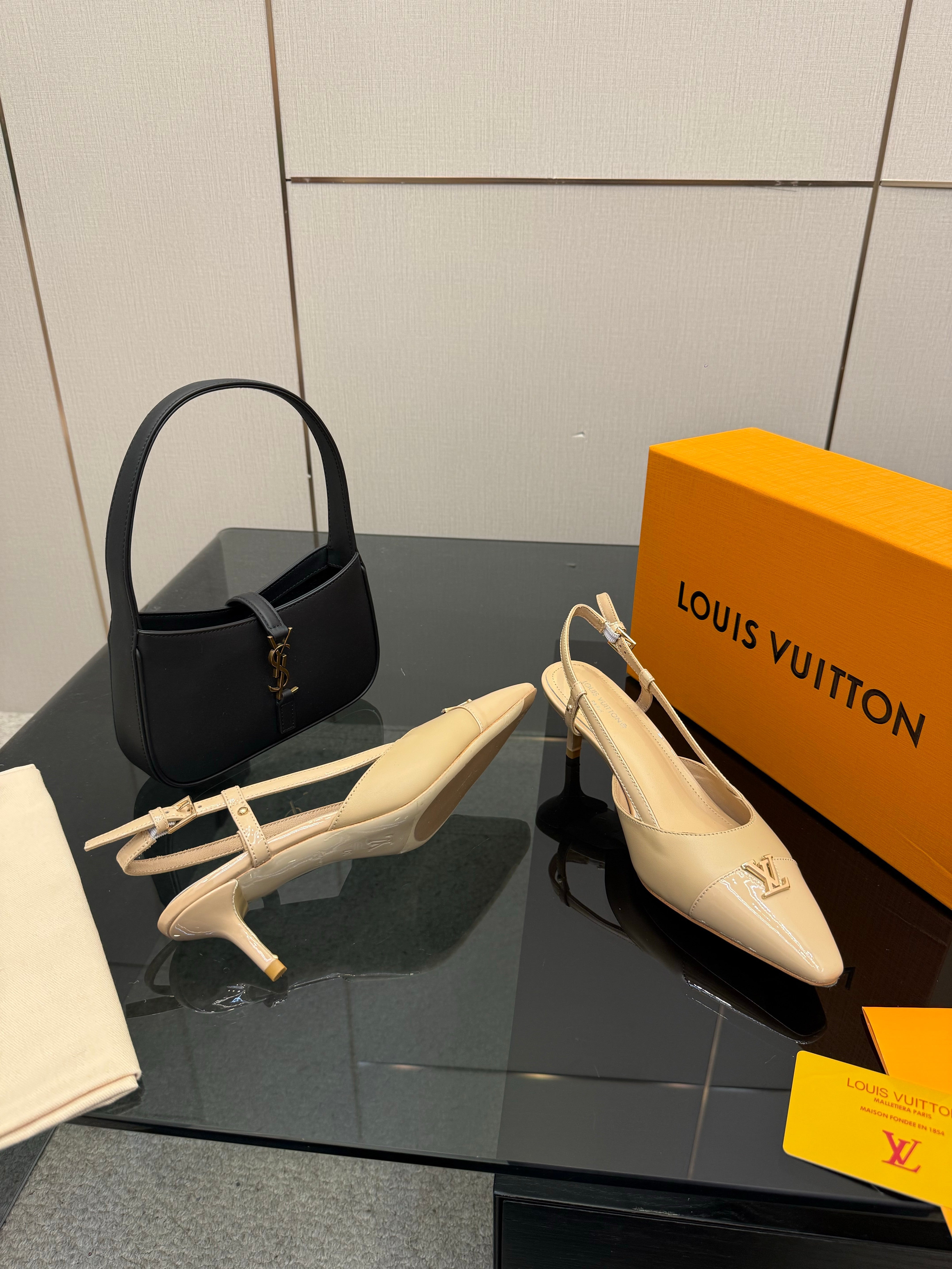 LV 26ss Slingback 55 Beige Patent Leather 629639