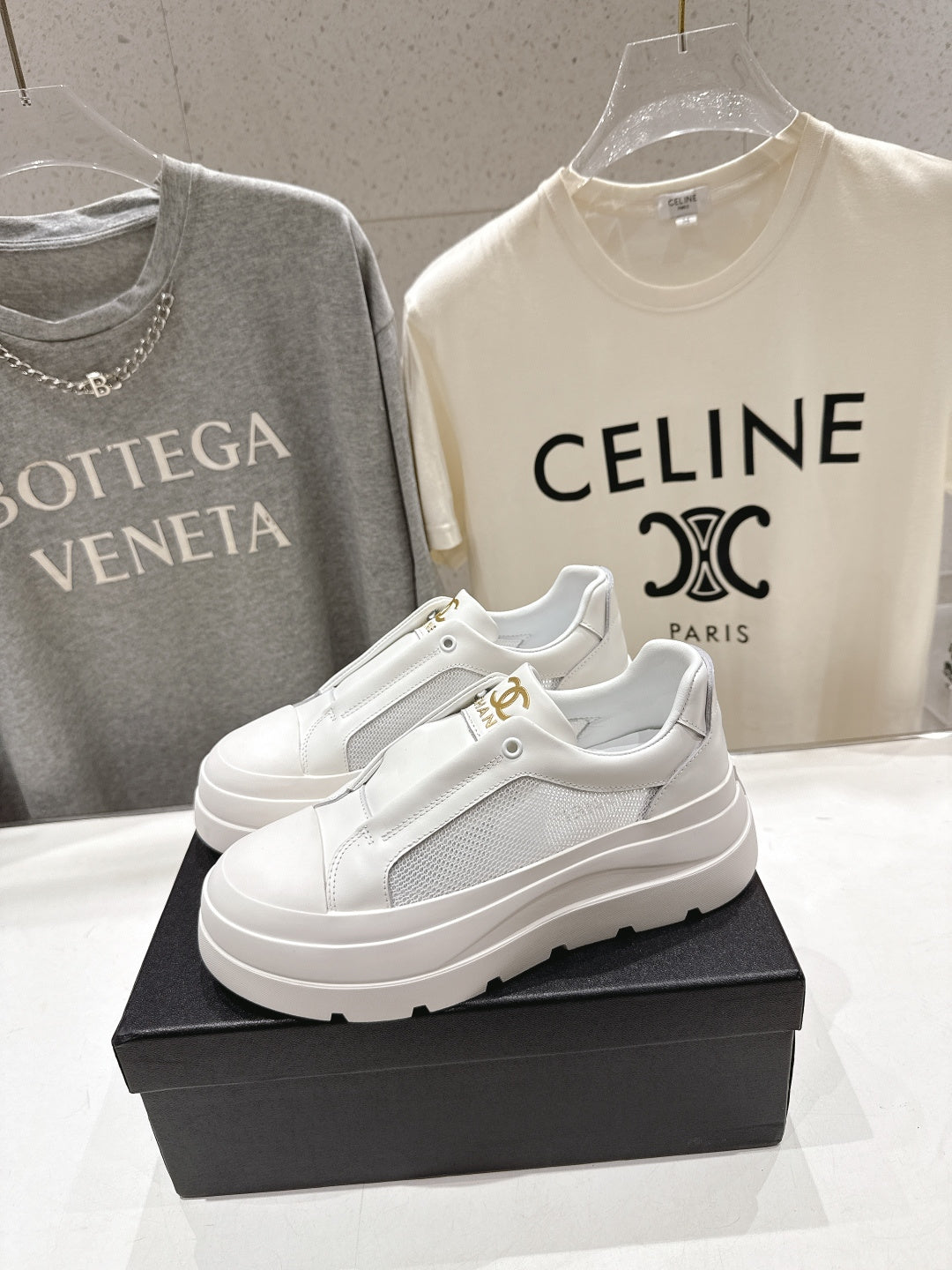 Chanel 2026 Sneaker Mesh Cowhide 852664