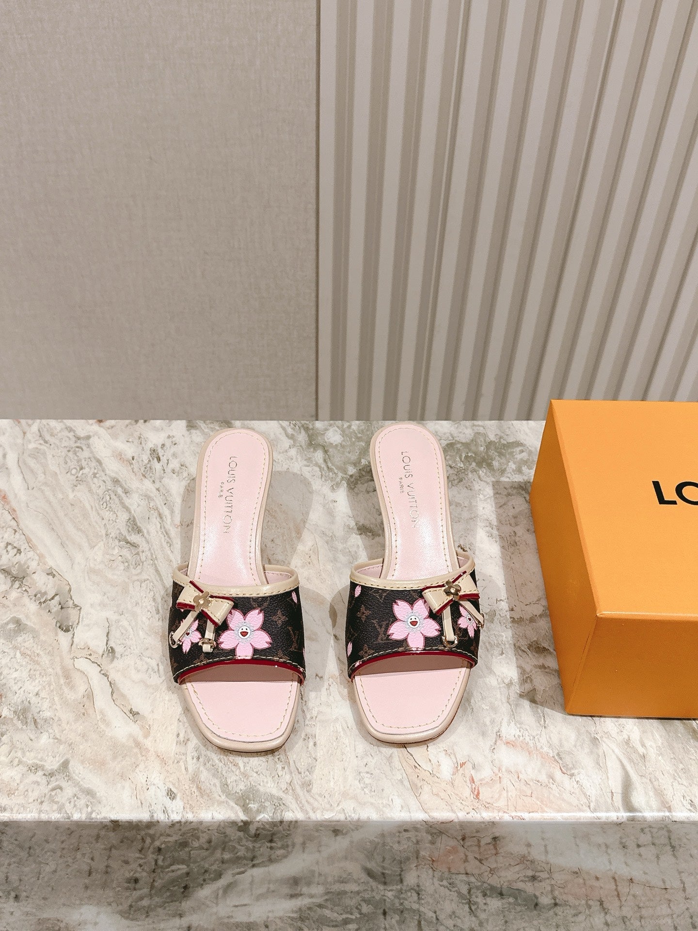 LV 26ss Slippers 45 Brown Light Pink Genuine Leather 656911