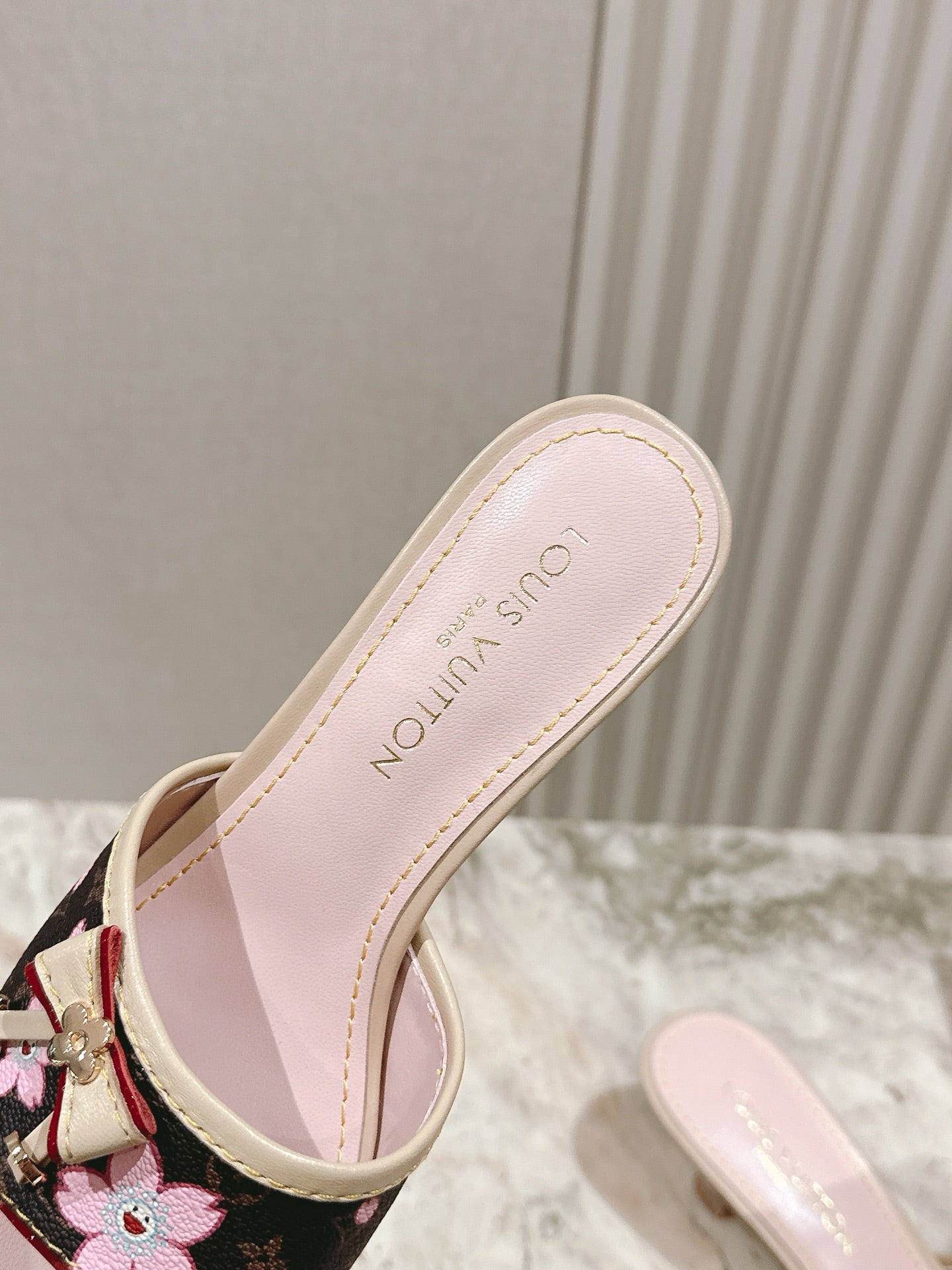 LV 26ss Slippers 45 Brown Light Pink Genuine Leather 656911