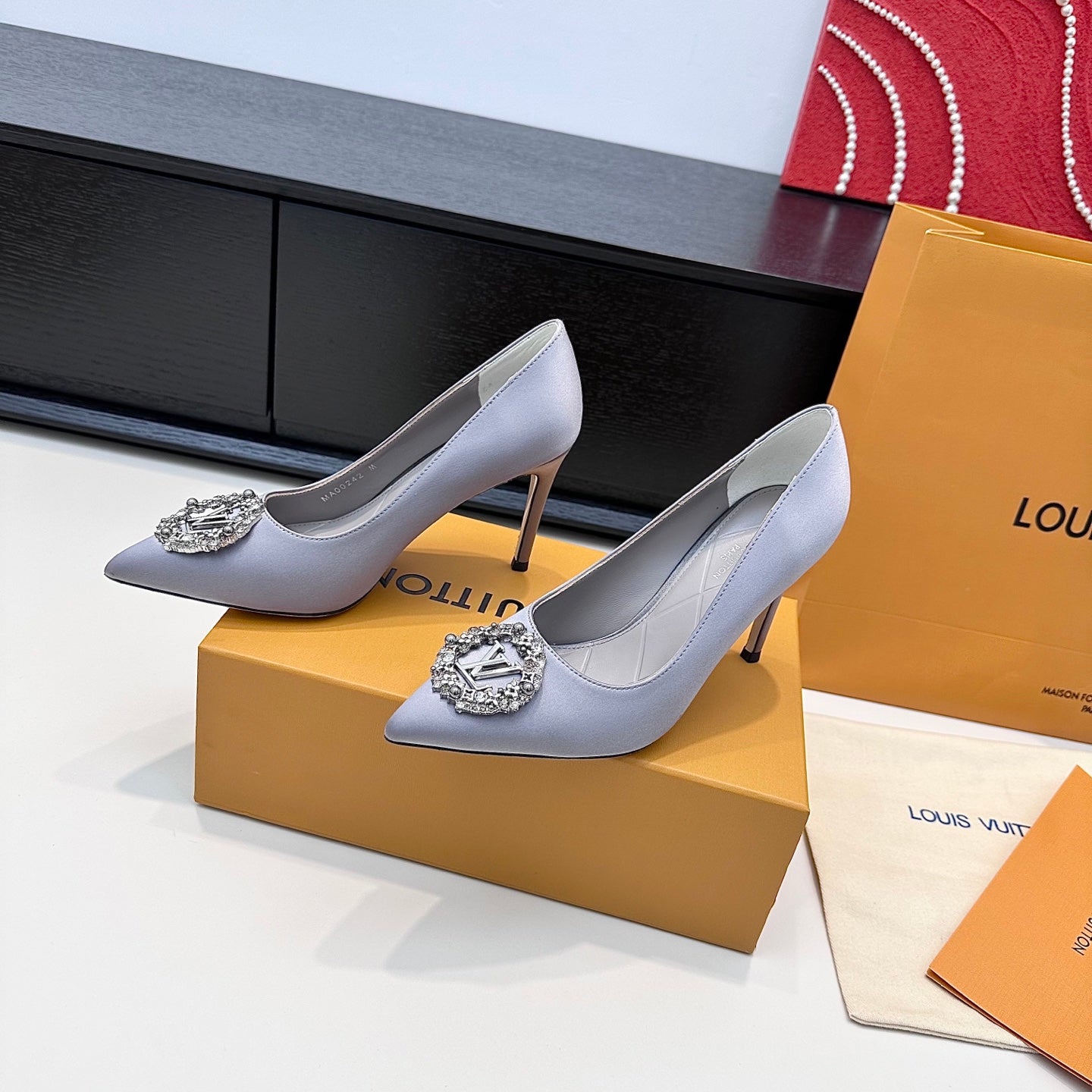 LV 26s  Pointed-Toe High Heels 95 Light Lavender Premium Satin 622444