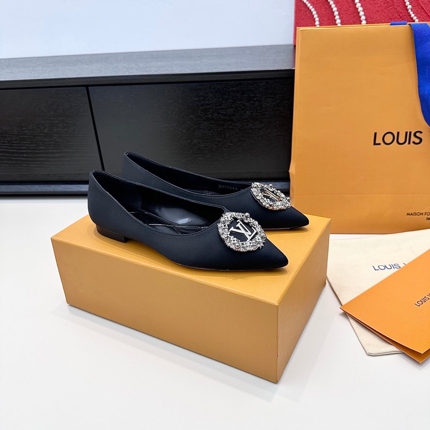 LV 26s Pointed-Toe Ballet Flat Black Premium Satin 622454