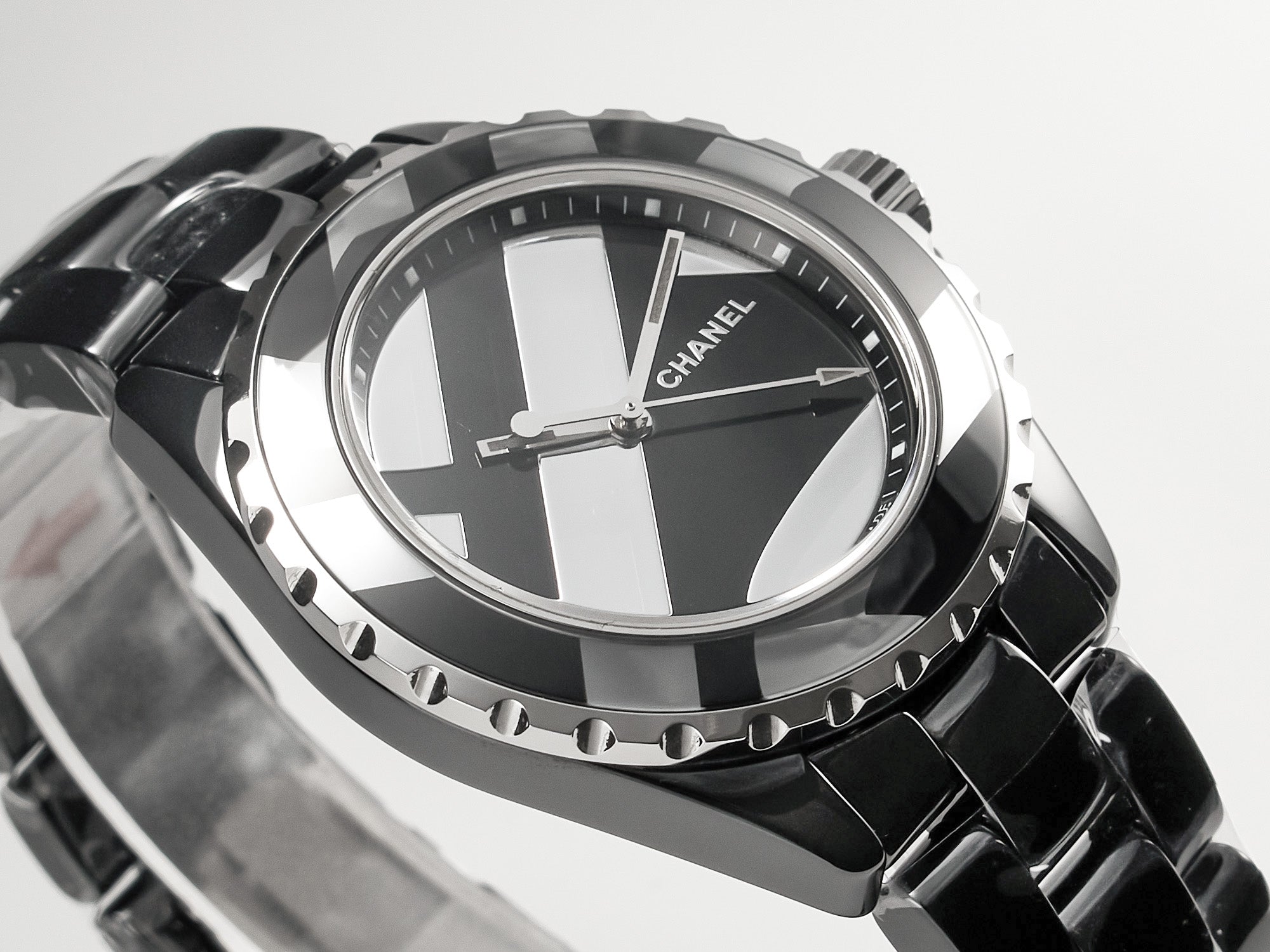 J12 38mm Automatic Limited Untitled H5582 Black Ceramic Black Steel Dial