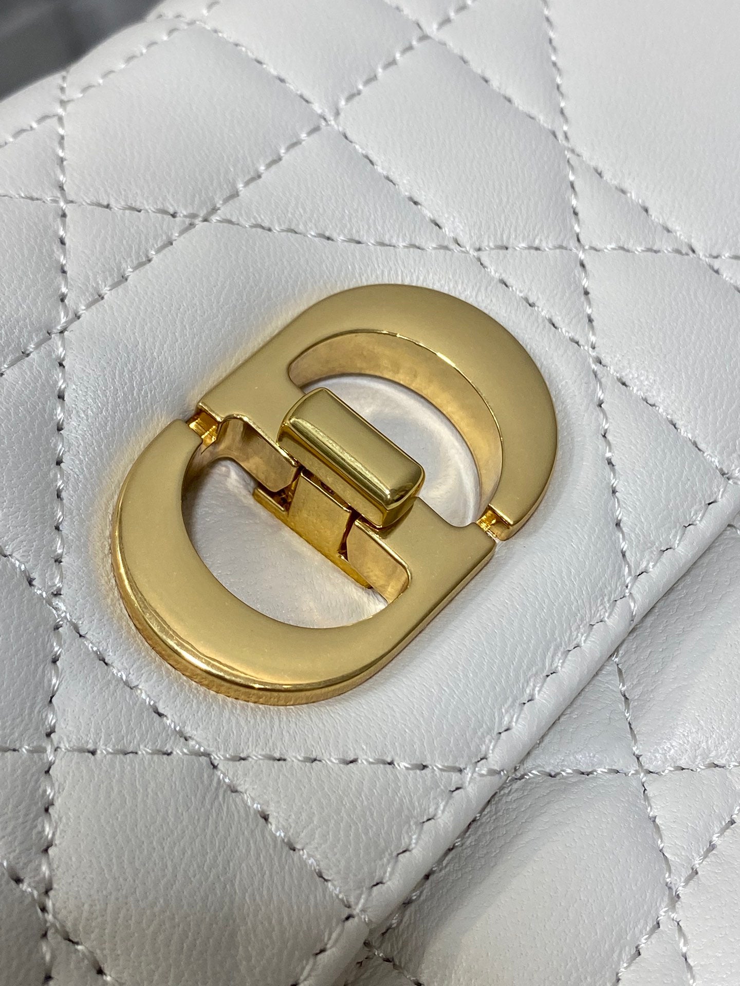 CD Miss Caro 17 Bag White Calfskin 226494