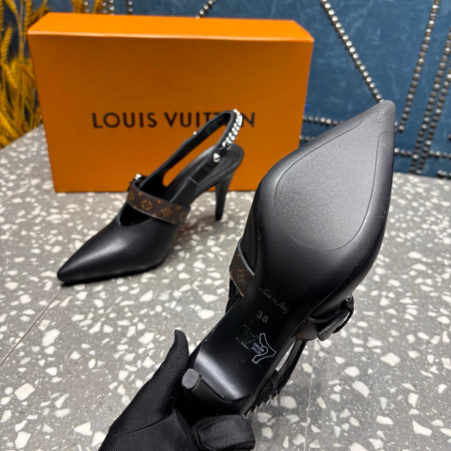 LV 26ss Slingback 75 Black Cowhide 628437