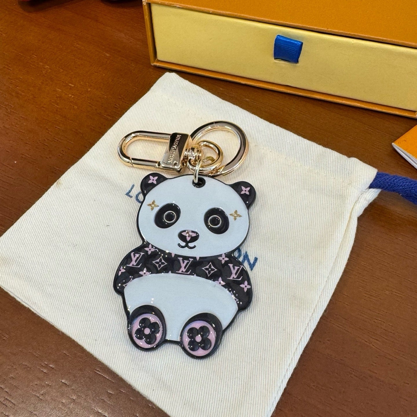 LV Panda Charm 387208