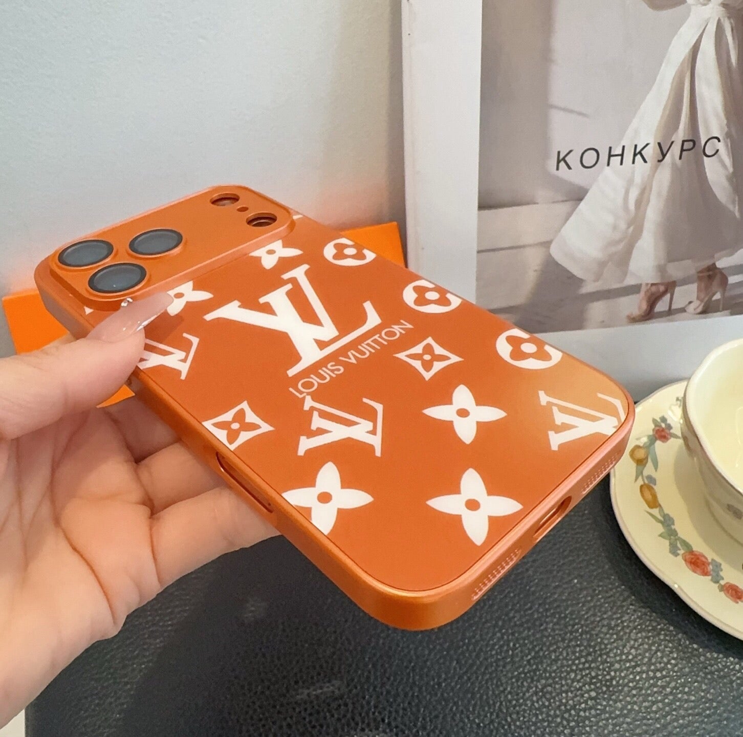 Louis Vuitton White Logo Monogram Card Holder Phone Case 400367
