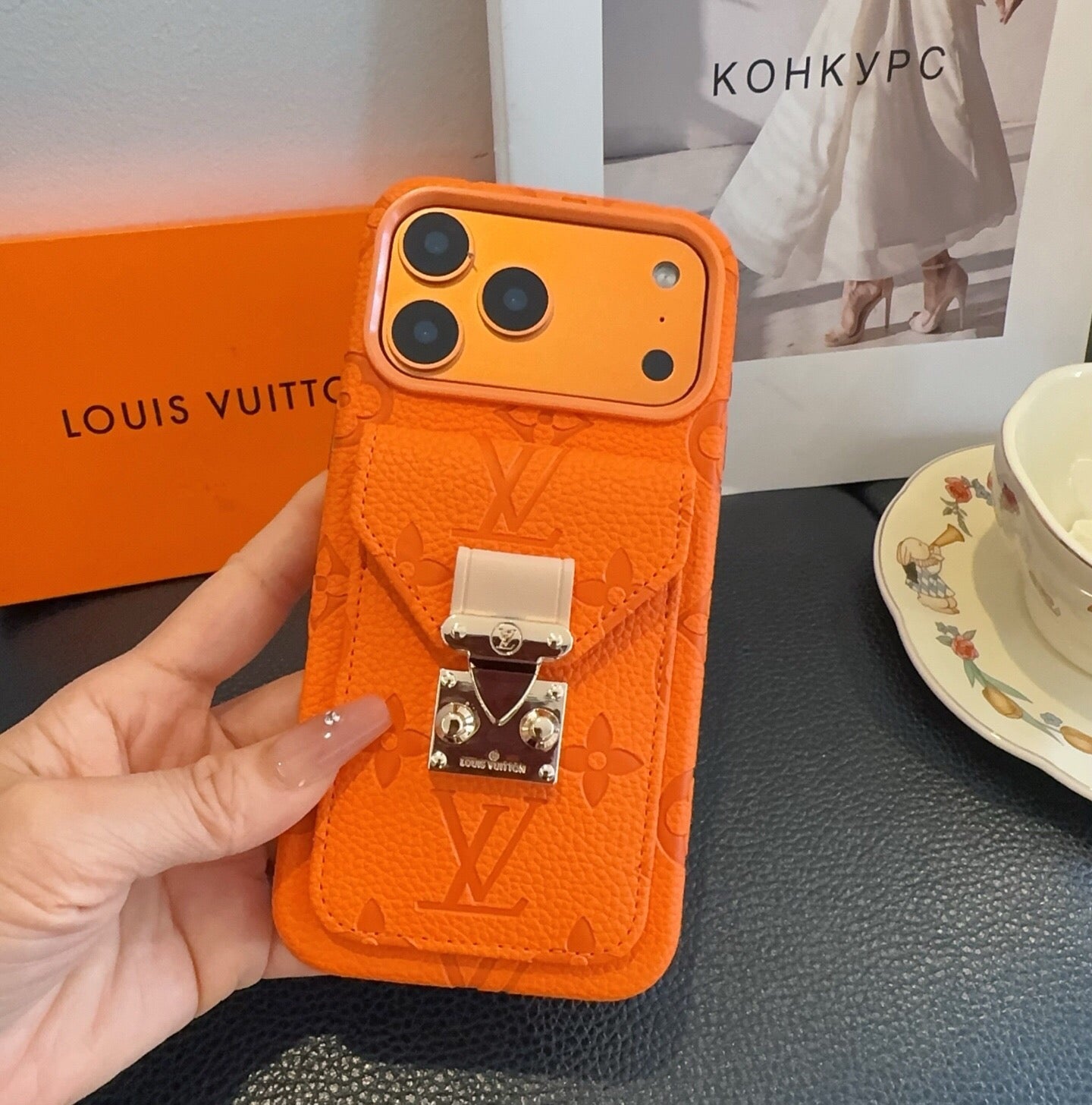 Louis Vuitton Monogram Card Holder Phone Case 400372