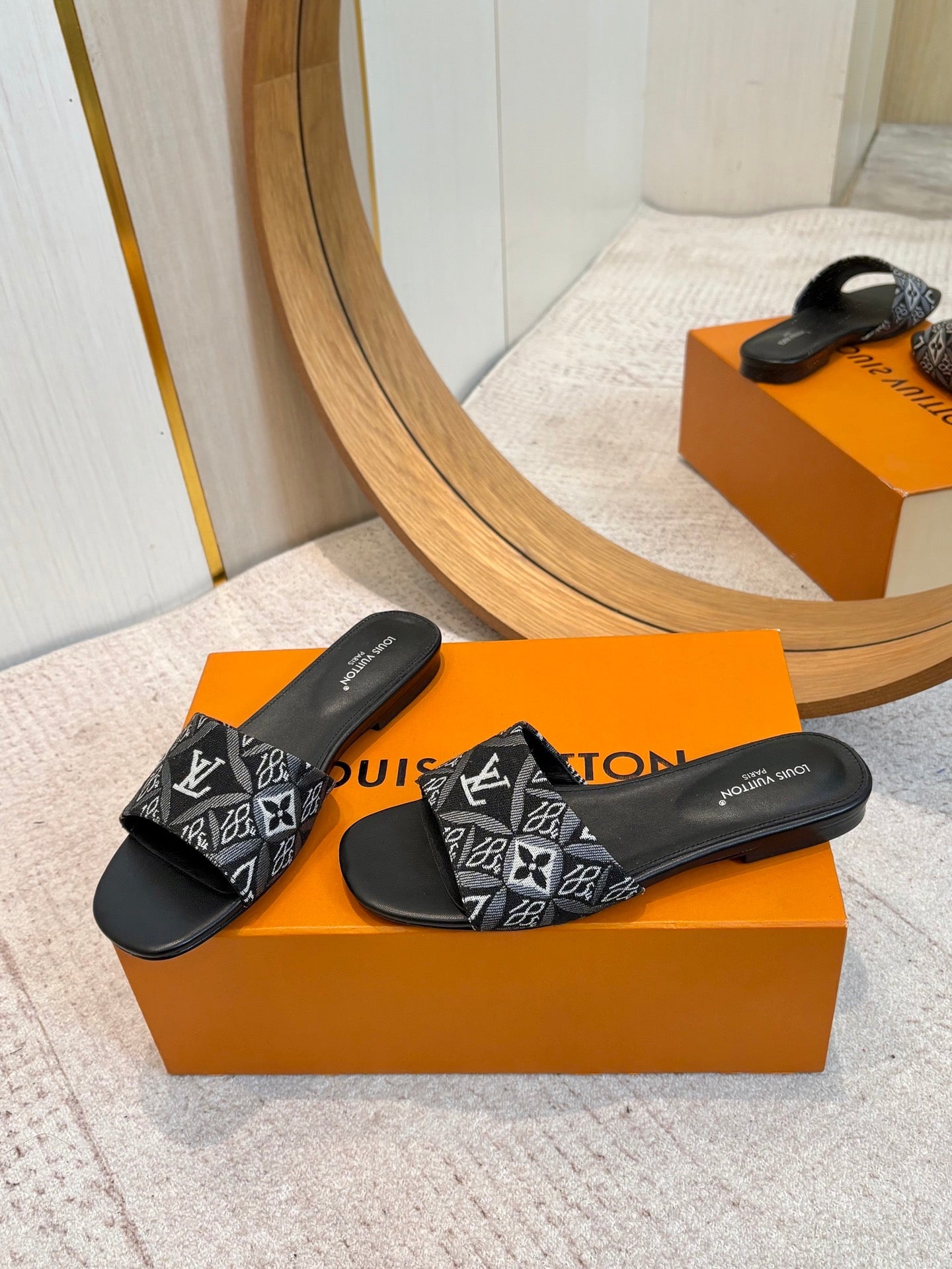 LV 26ss Slippers Black White Denim Leather 671237