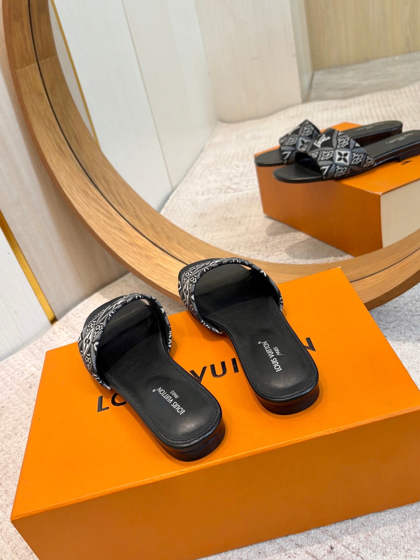 LV 26ss Slippers Black White Denim Leather 671237