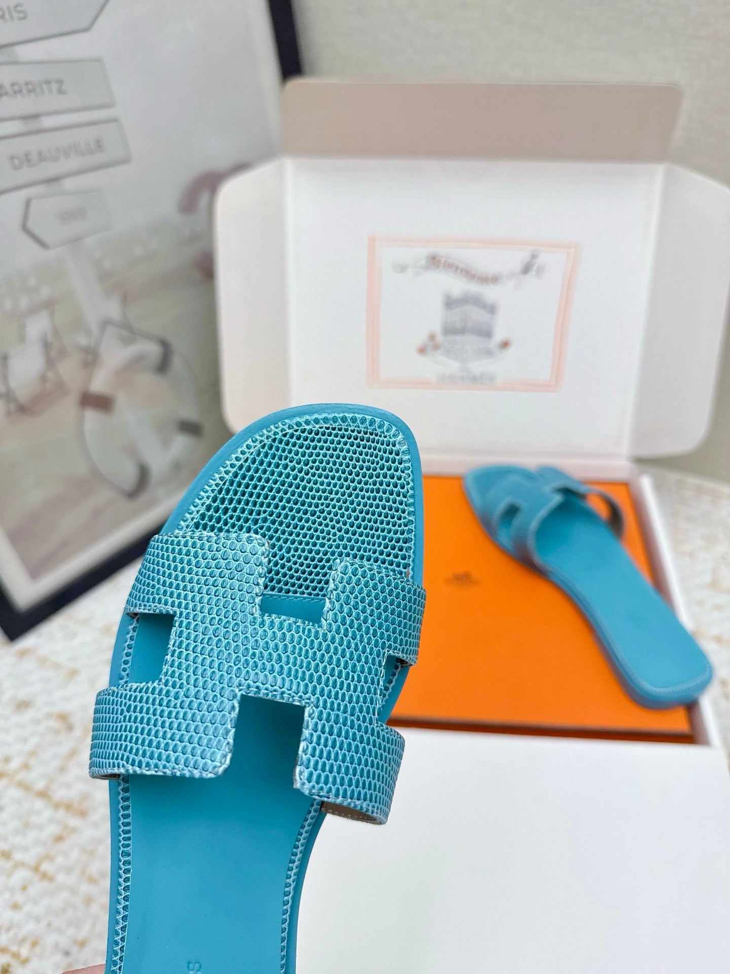 HM 26ss Oran Sandals Turquoise Cowhide 625050