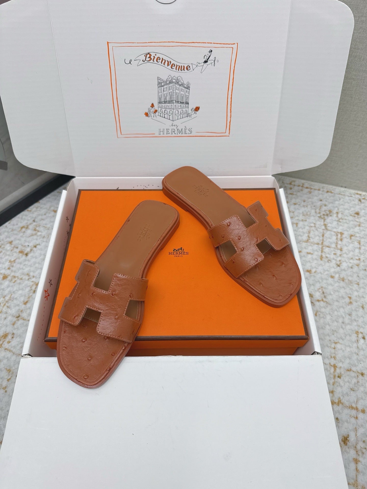 HM 26ss Oran Sandals Brown Ostrich Leather 625092