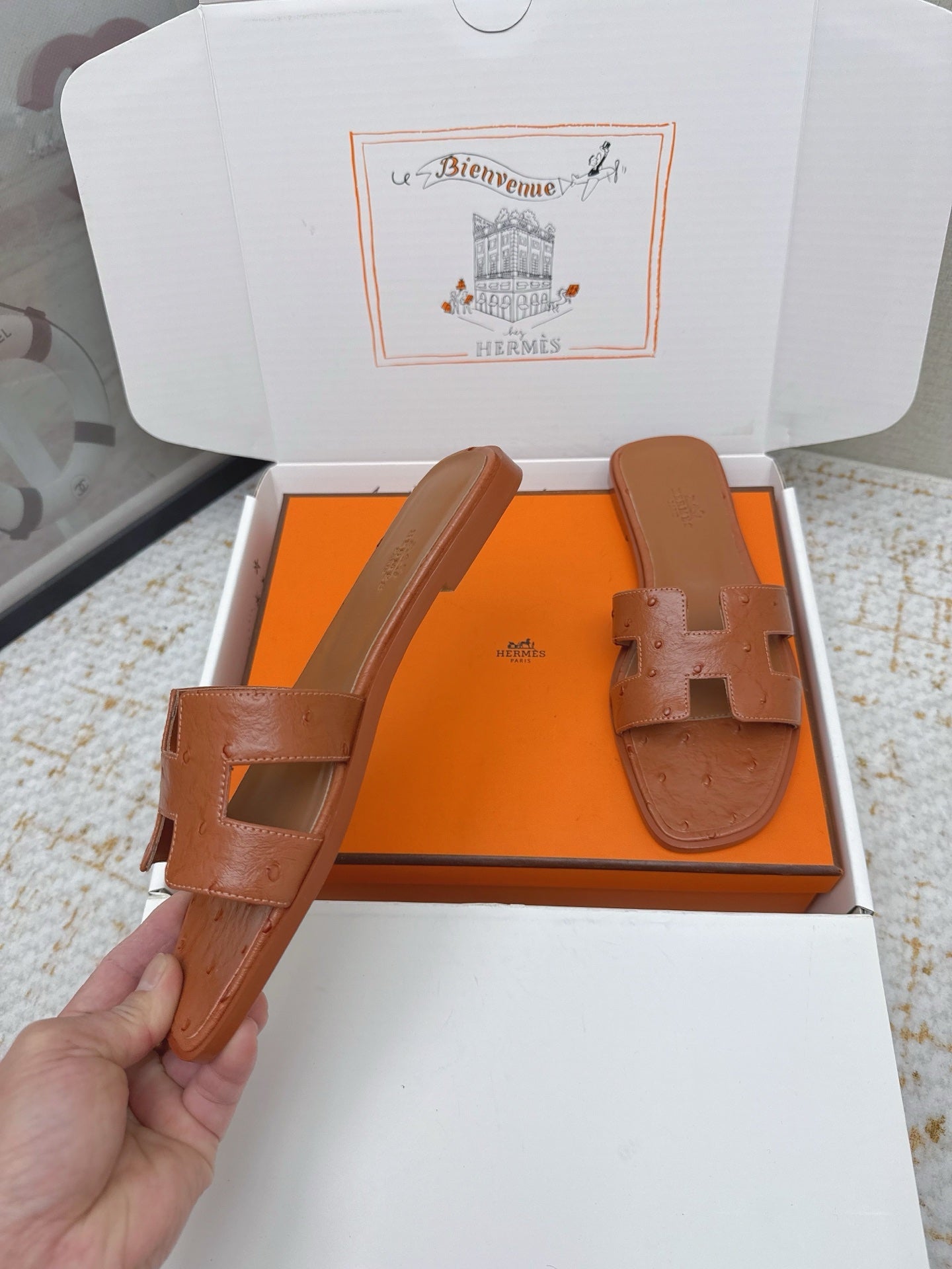 HM 26ss Oran Sandals Brown Ostrich Leather 625092