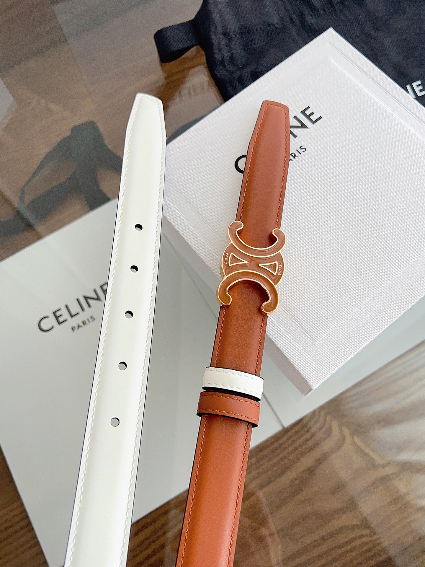 CL Brown 25mm Triomphe Enamel Saddle Brown White Cowhide  615280