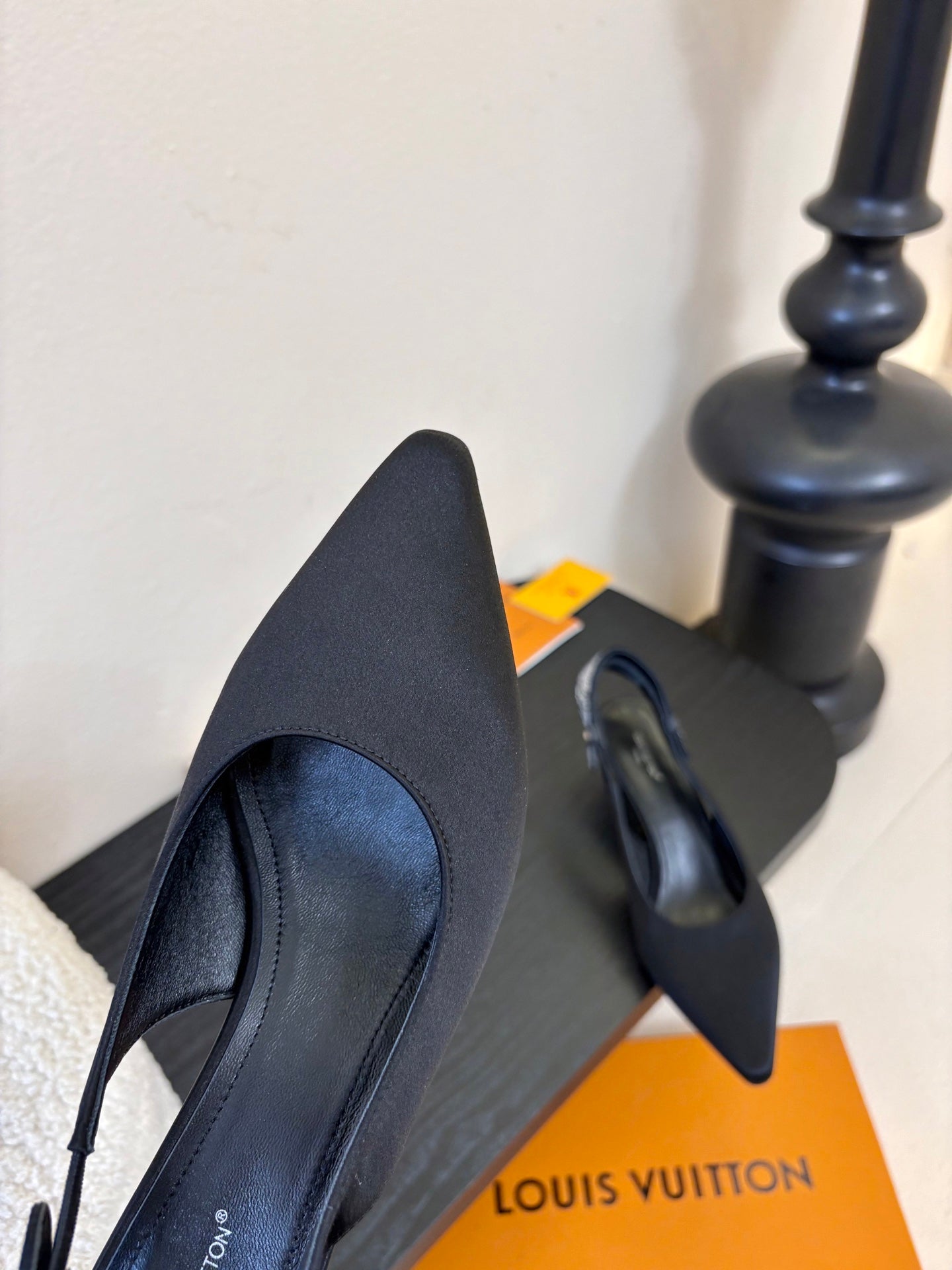 LV 26ss Legacy Slingback 60 Black Silk 627247