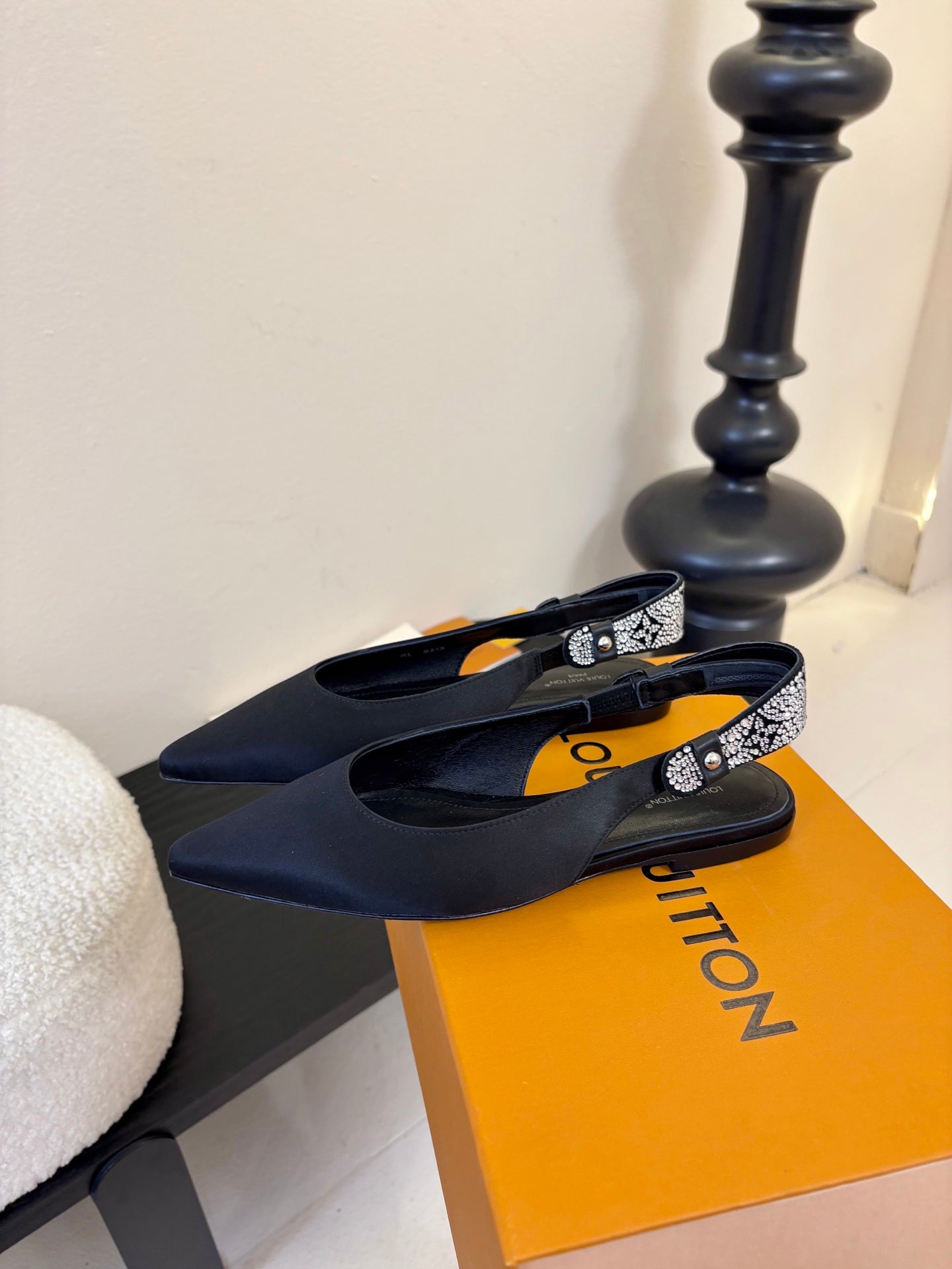 LV 26ss Legacy Slingback Flat Black Silk 627249