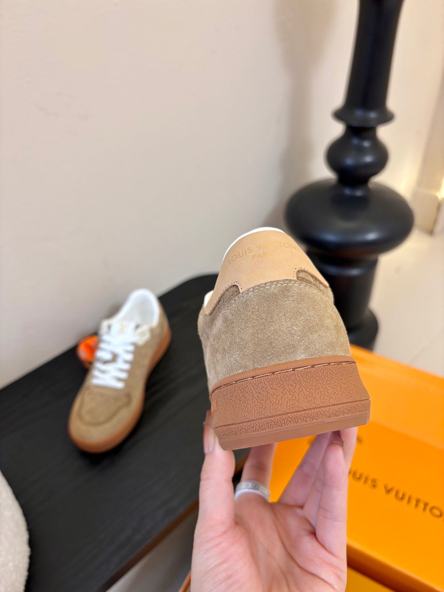 LV 26ss Lagoon Sneaker Light Brown Suede 627297