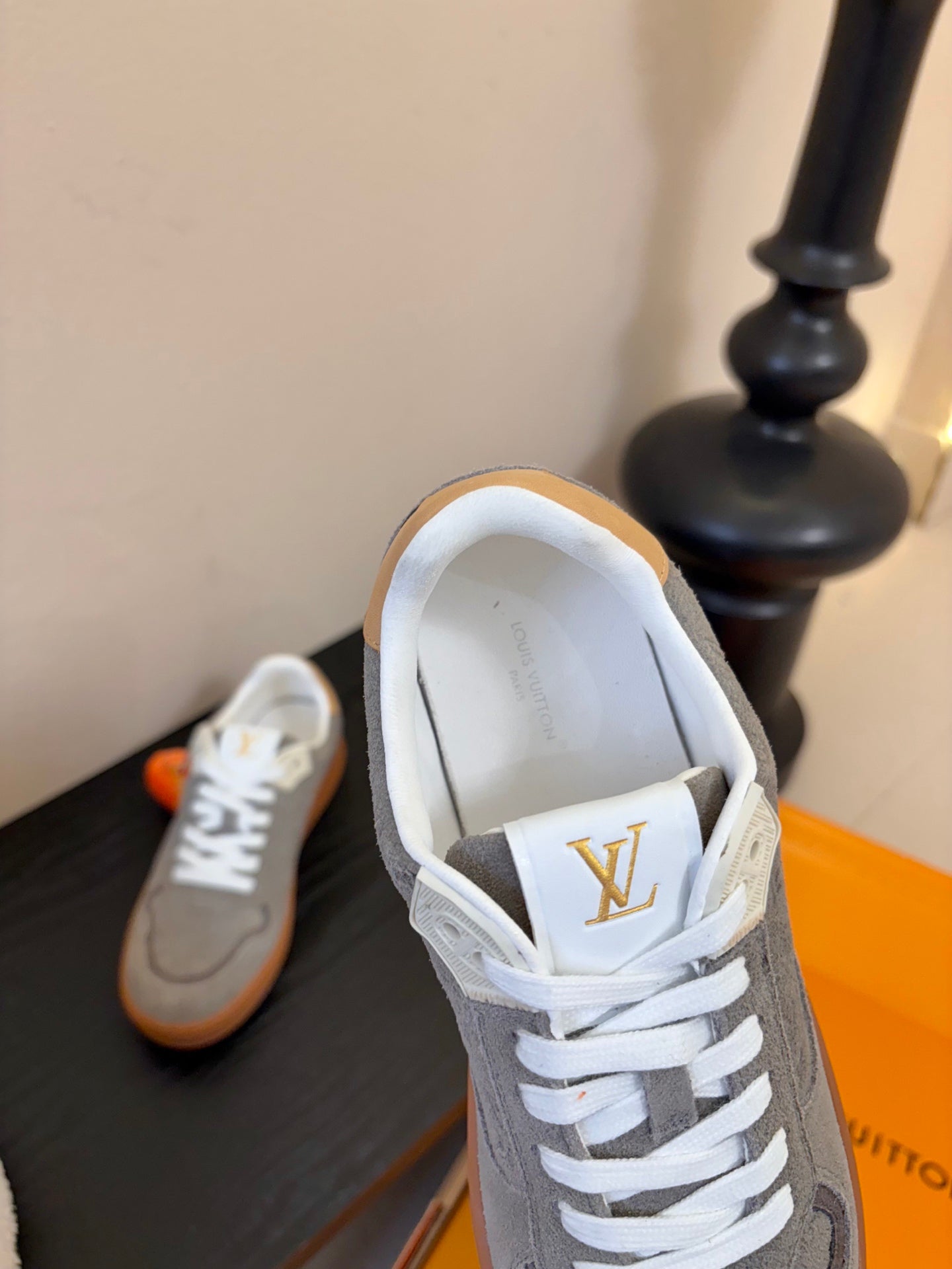 LV 26ss Lagoon Sneaker Gray Suede 627298